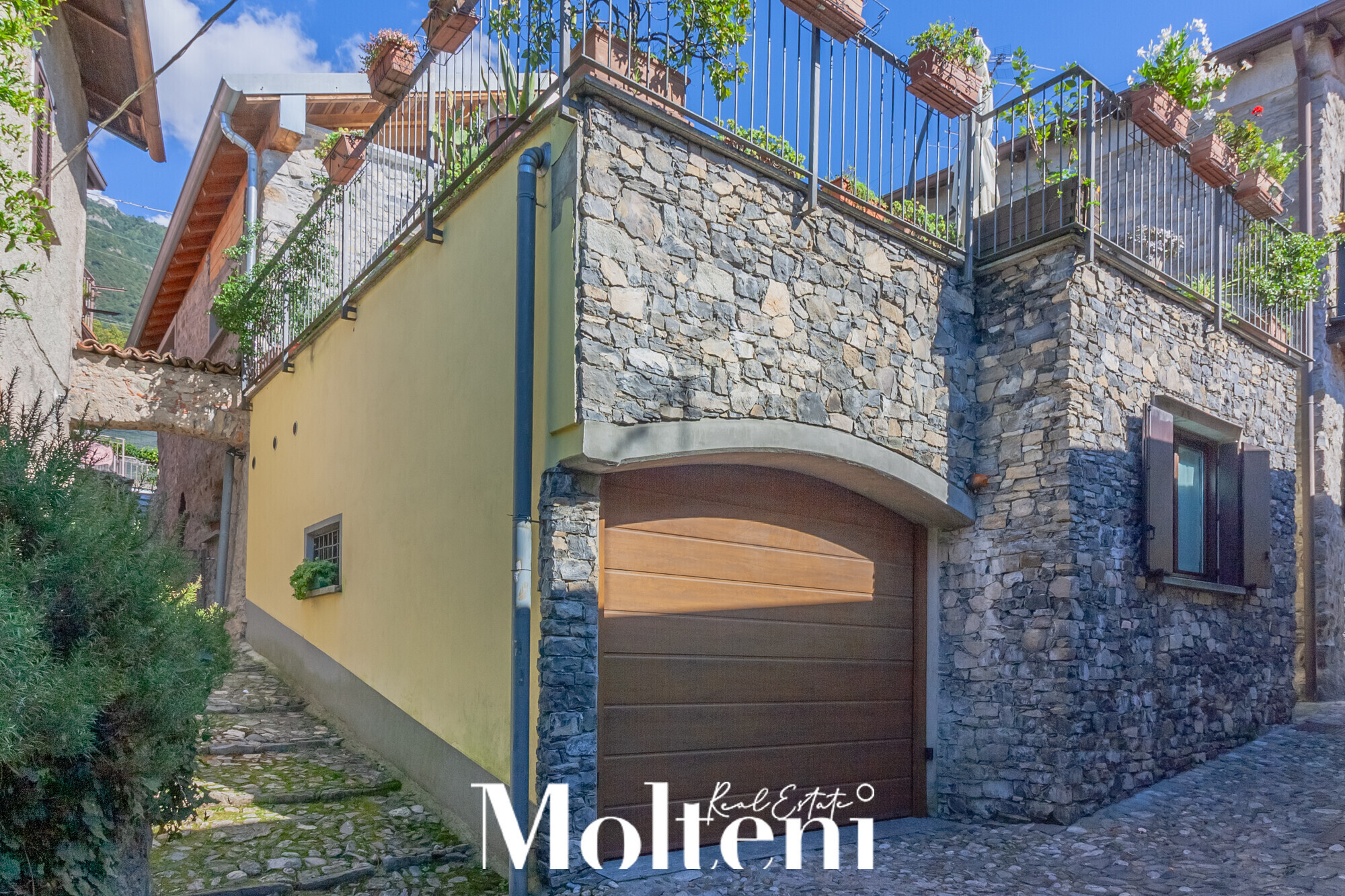 lierna-casa-house-terrazza-terrace-garage-vendita-forsale-lakecomo-moltenirealestate-molteniexclusive (29)