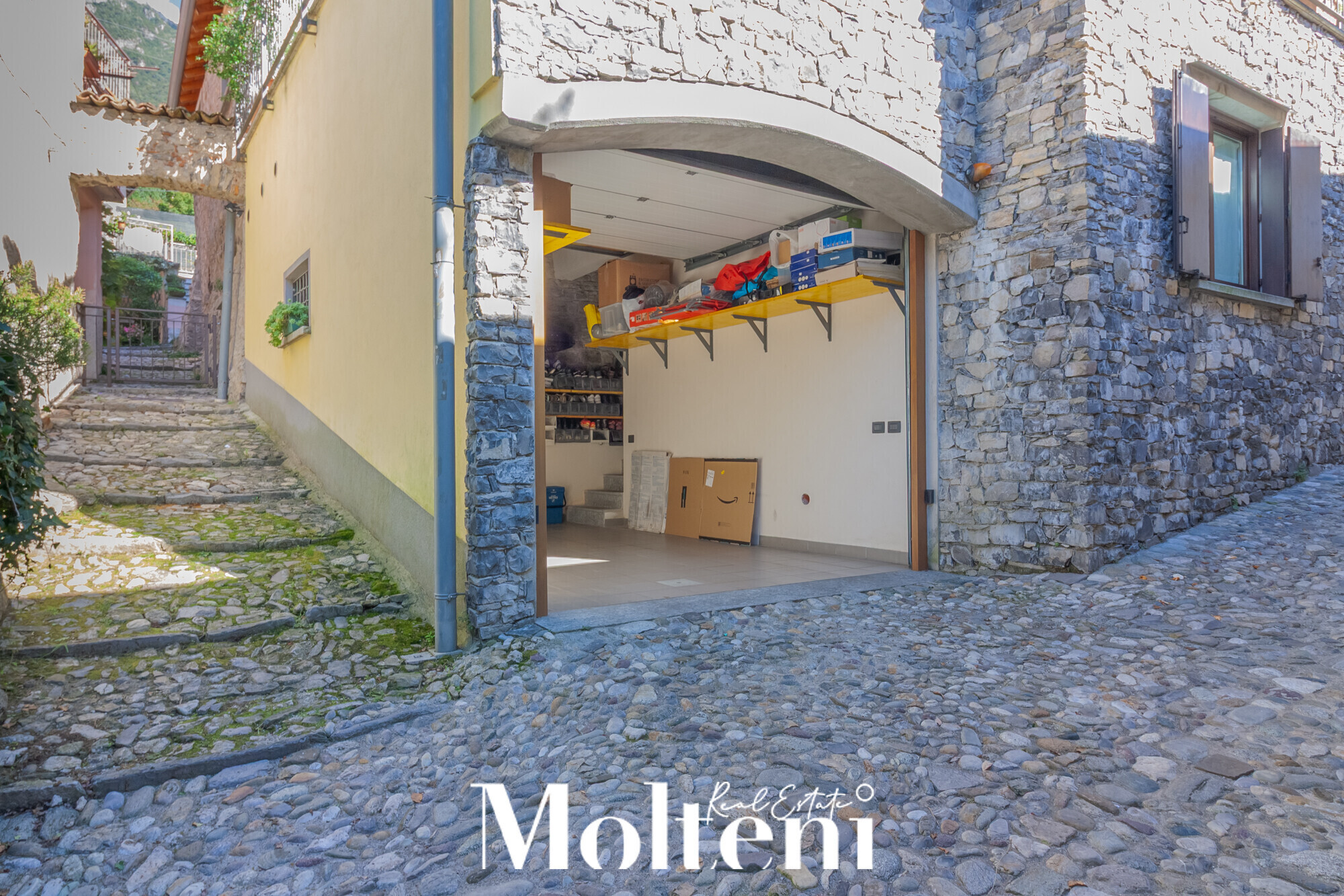 lierna-casa-house-terrazza-terrace-garage-vendita-forsale-lakecomo-moltenirealestate-molteniexclusive (30)