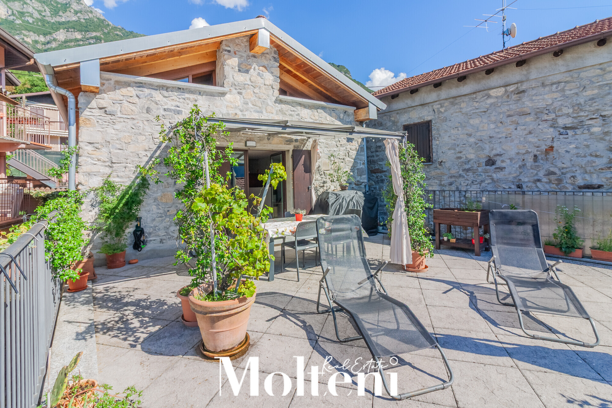 lierna-casa-house-terrazza-terrace-garage-vendita-forsale-lakecomo-moltenirealestate-molteniexclusive (4)