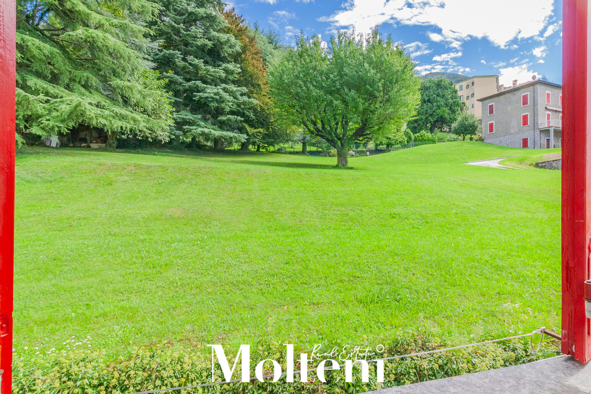molteni_real_estate_casa_house_vendita_forsale_perledo_vista_lago_lake_view_giardino_garden_ (22)