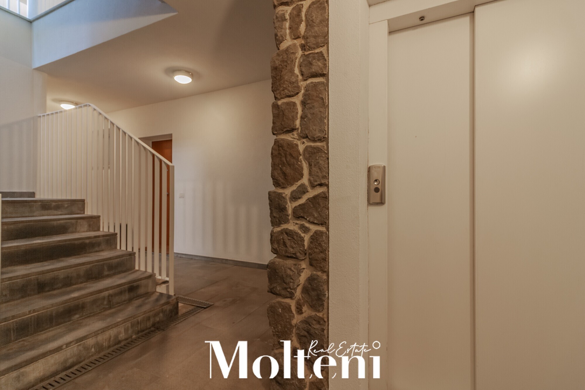 moltenirealestate_quadrilocale_fourroom_malgrate_lecco_forsale_vendita_appartamento_apartment_vistalago_lakeview_garage (37)