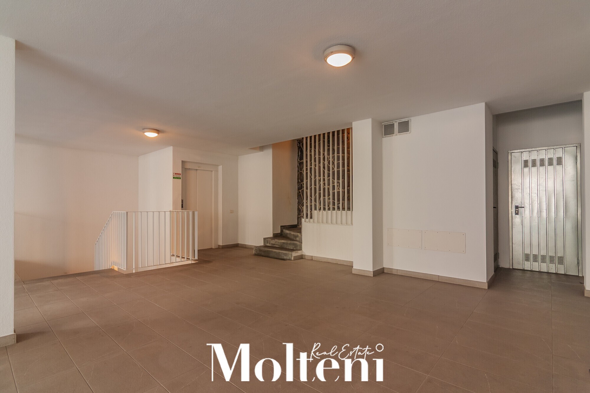 moltenirealestate_quadrilocale_fourroom_malgrate_lecco_forsale_vendita_appartamento_apartment_vistalago_lakeview_garage (38)