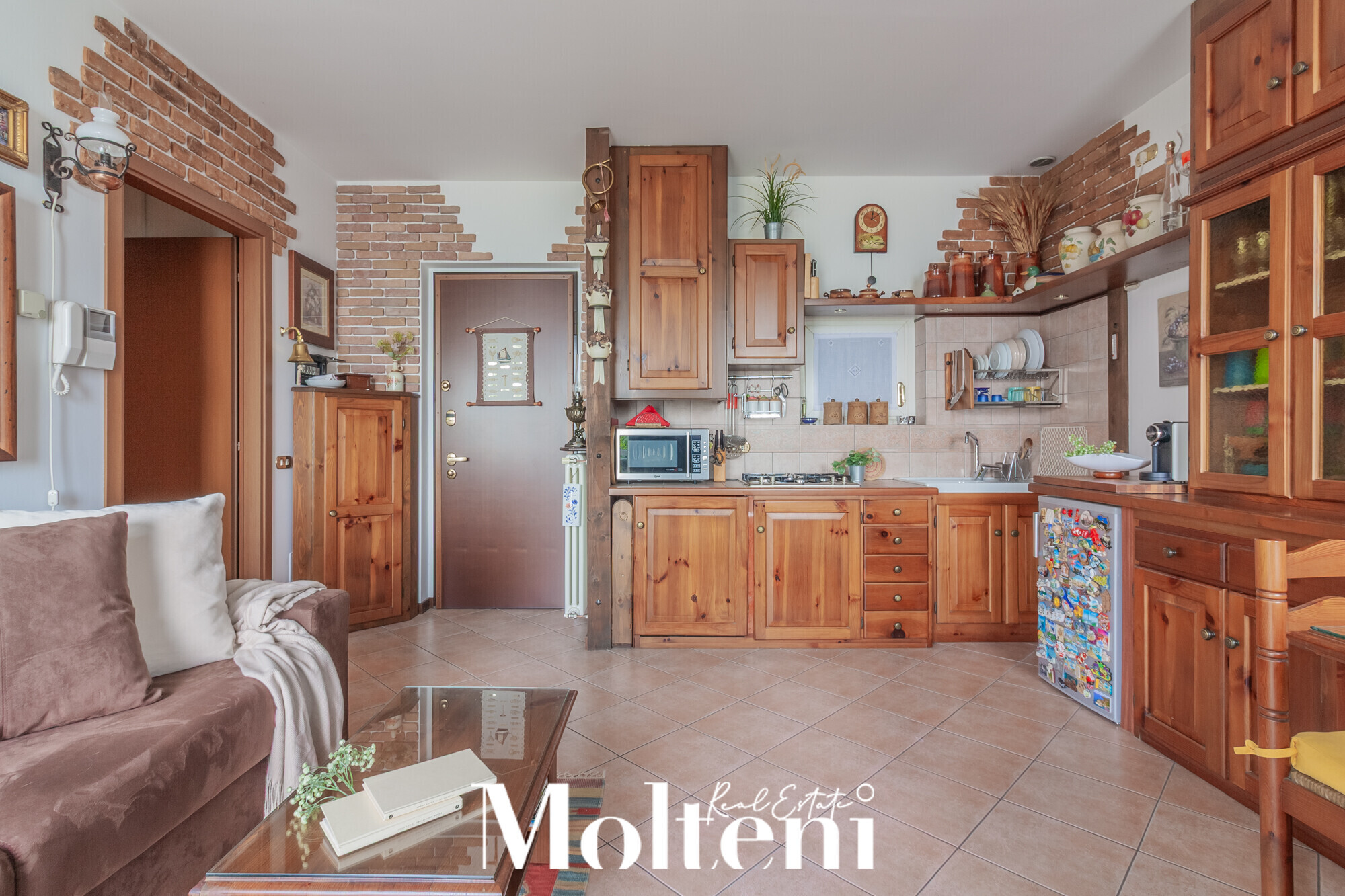 molteni-real-estate-varenna-appartamento-apartment-vendesi-for-sale -vista-lago-giardino-garden-posto-auto (11)