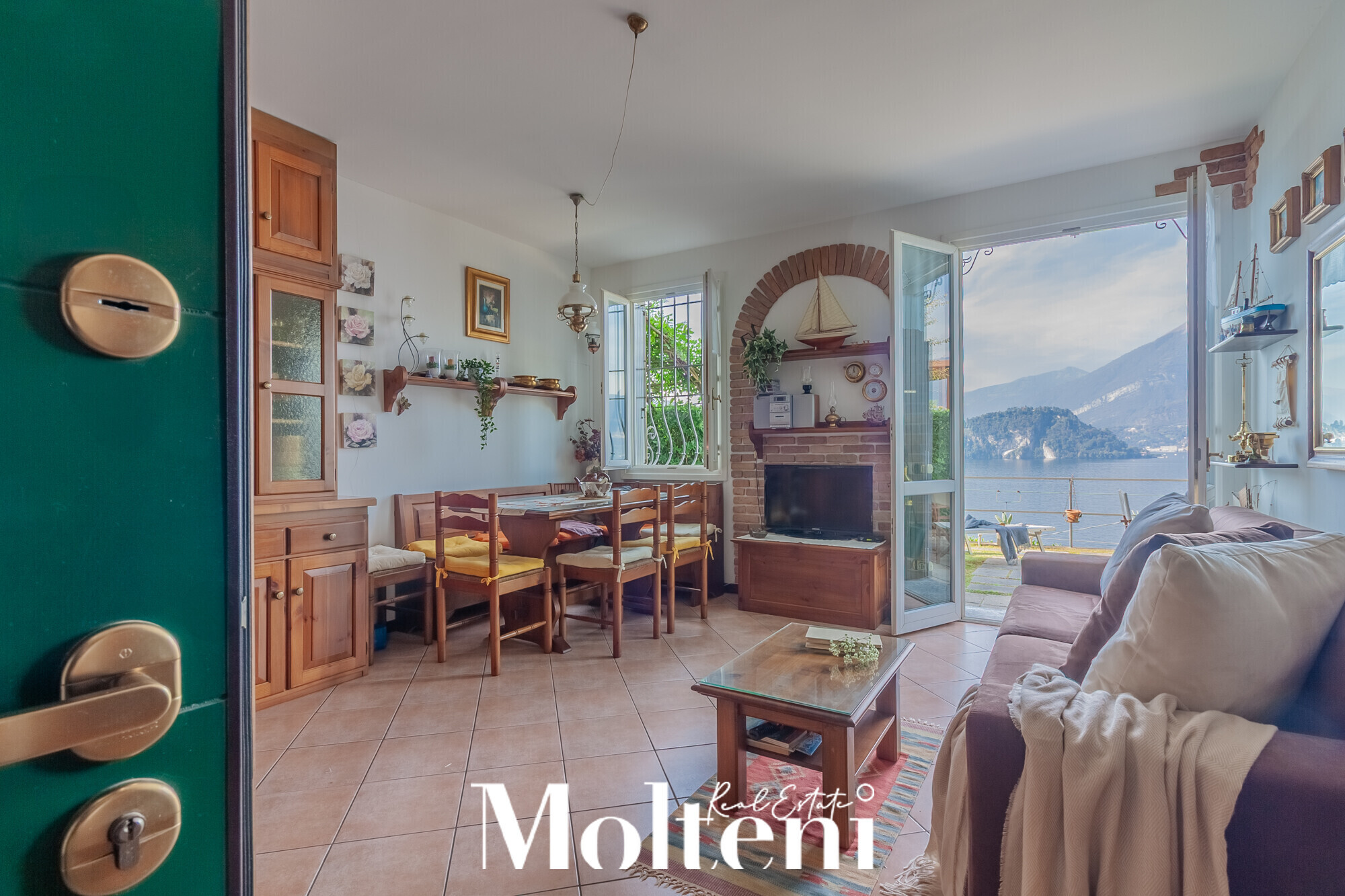 molteni-real-estate-varenna-appartamento-apartment-vendesi-for-sale -vista-lago-giardino-garden-posto-auto (25)