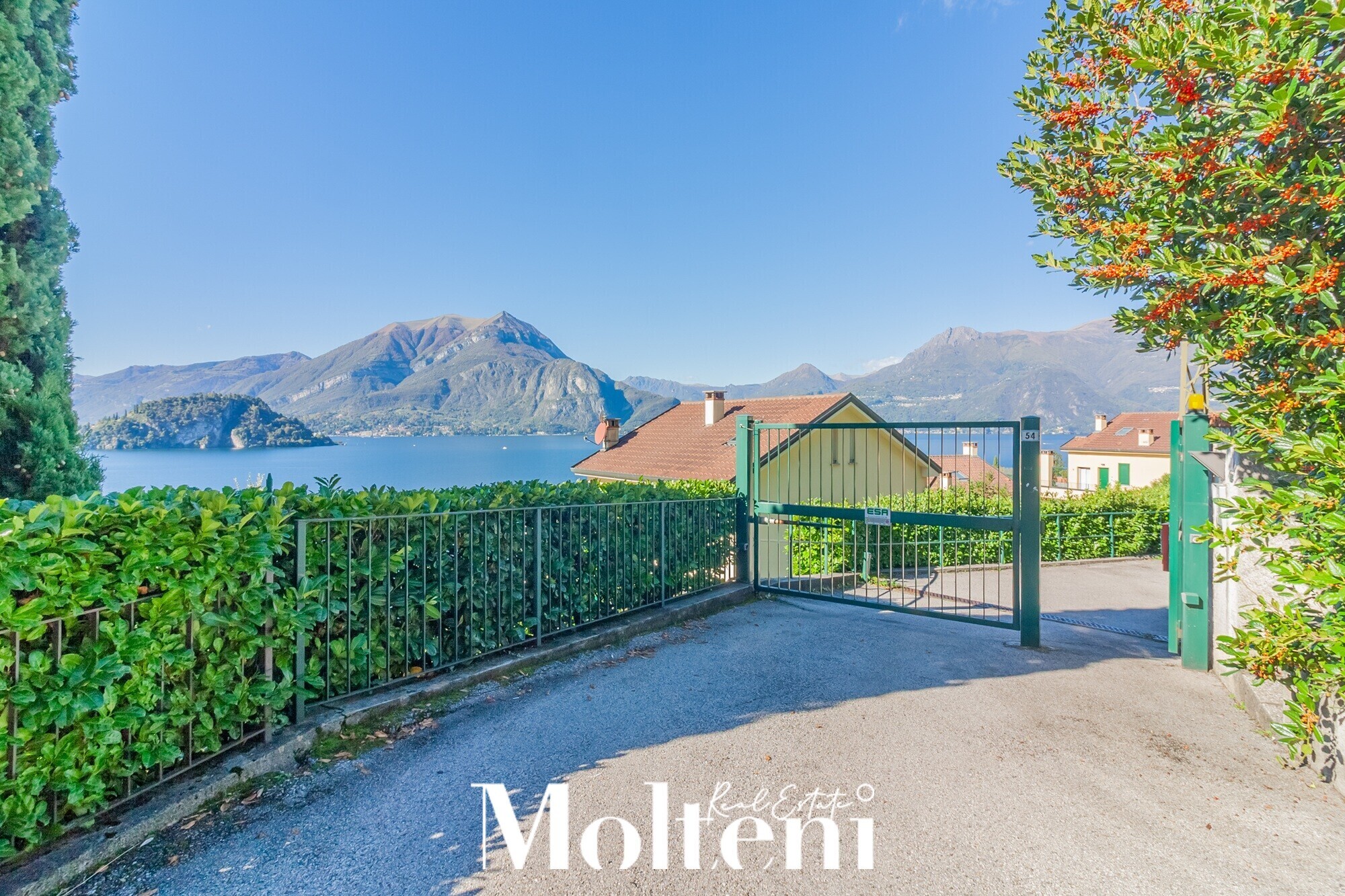 molteni-real-estate-varenna-appartamento-apartment-vendesi-for-sale -vista-lago-terrazzo-terrace-garage (32)