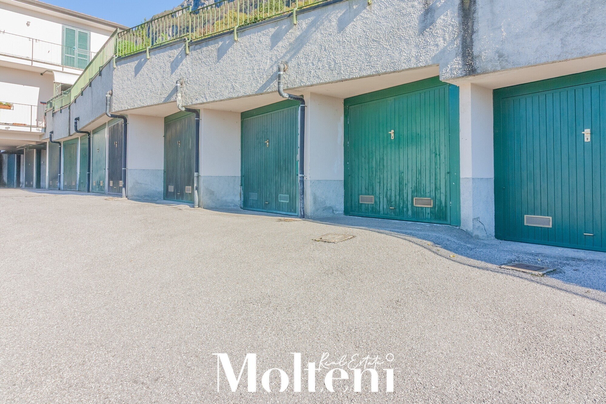 molteni-real-estate-varenna-appartamento-apartment-vendesi-for-sale -vista-lago-terrazzo-terrace-garage (31)