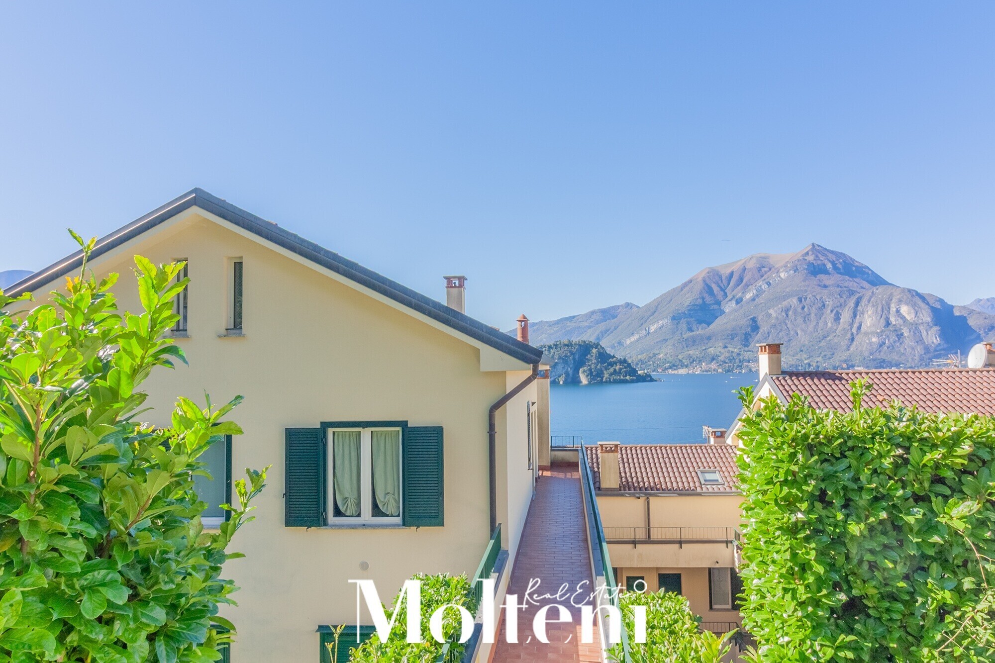 molteni-real-estate-varenna-appartamento-apartment-vendesi-for-sale -vista-lago-terrazzo-terrace-garage (30)