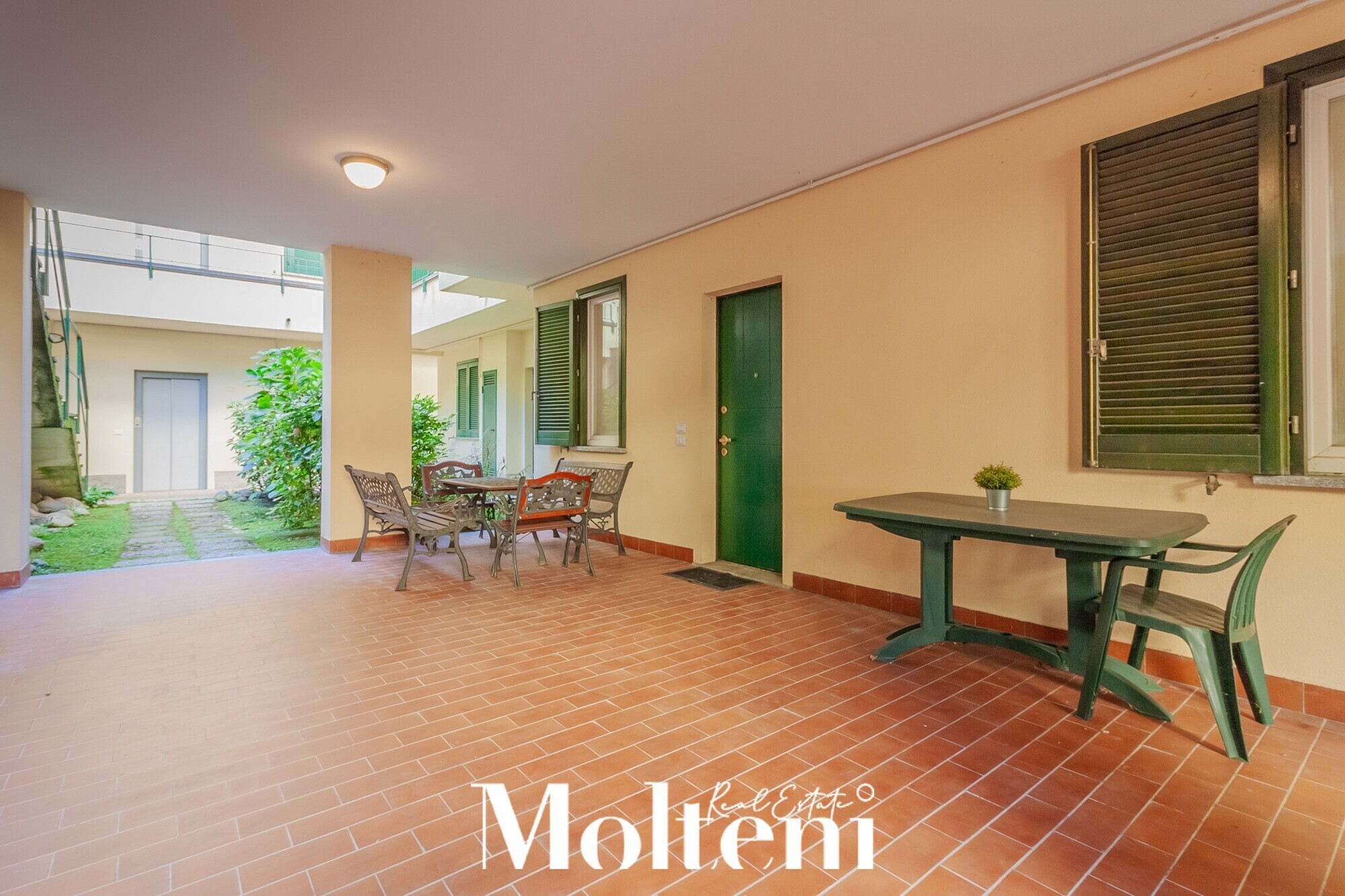molteni-real-estate-varenna-appartamento-apartment-vendesi-for-sale -vista-lago-terrazzo-terrace-garage (28)