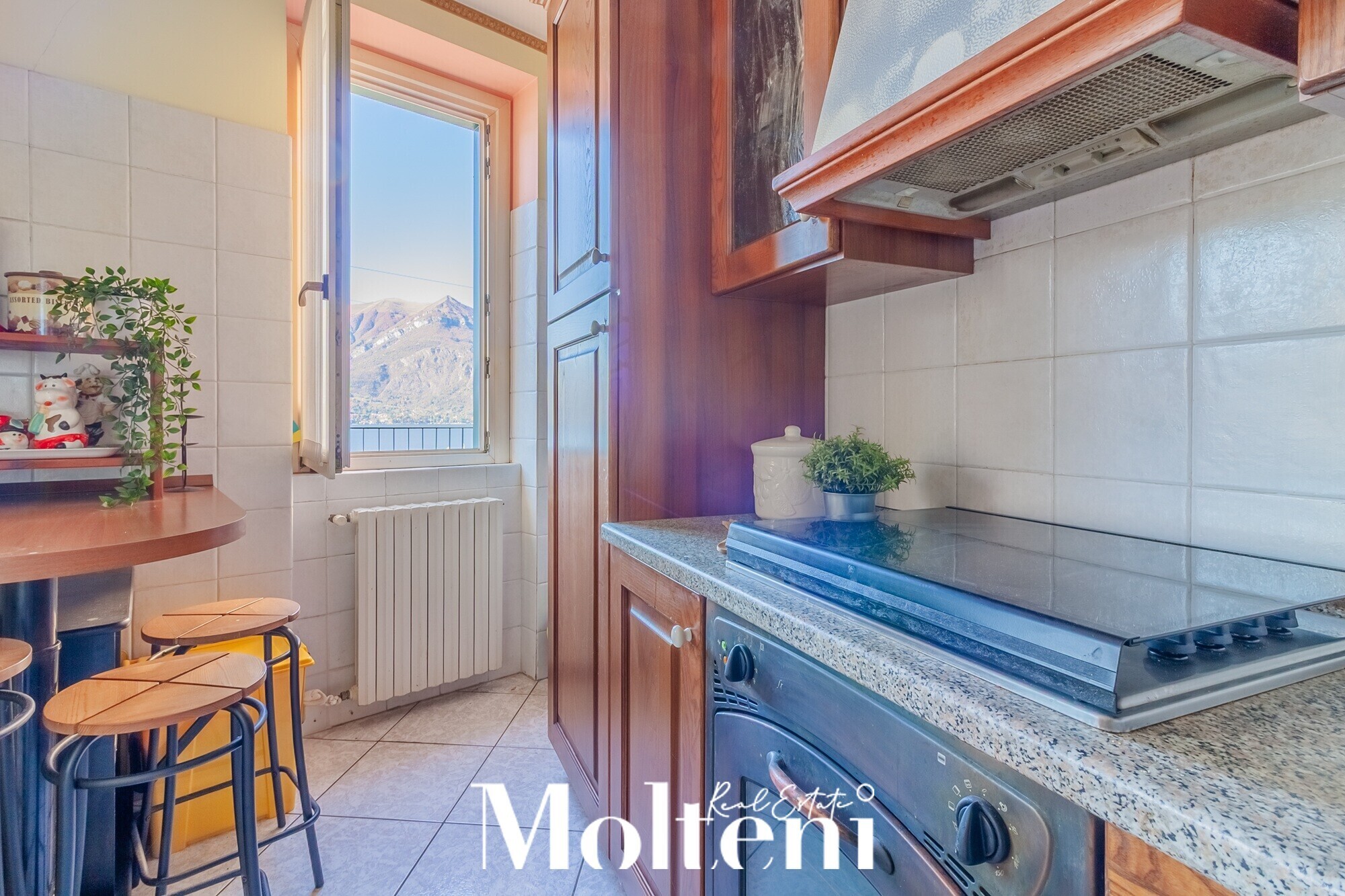 molteni-real-estate-varenna-appartamento-apartment-vendesi-for-sale -vista-lago-terrazzo-terrace-garage (10)