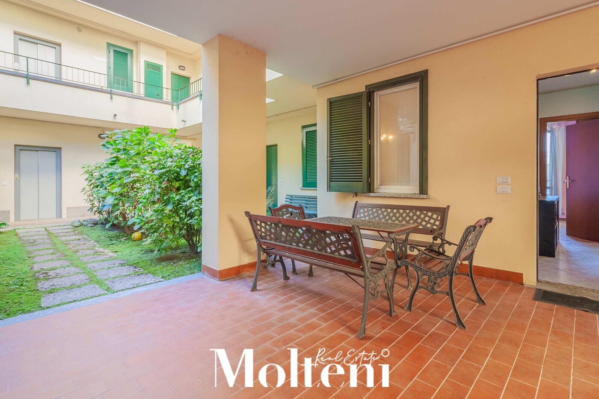 molteni-real-estate-varenna-appartamento-apartment-vendesi-for-sale -vista-lago-terrazzo-terrace-garage (27)