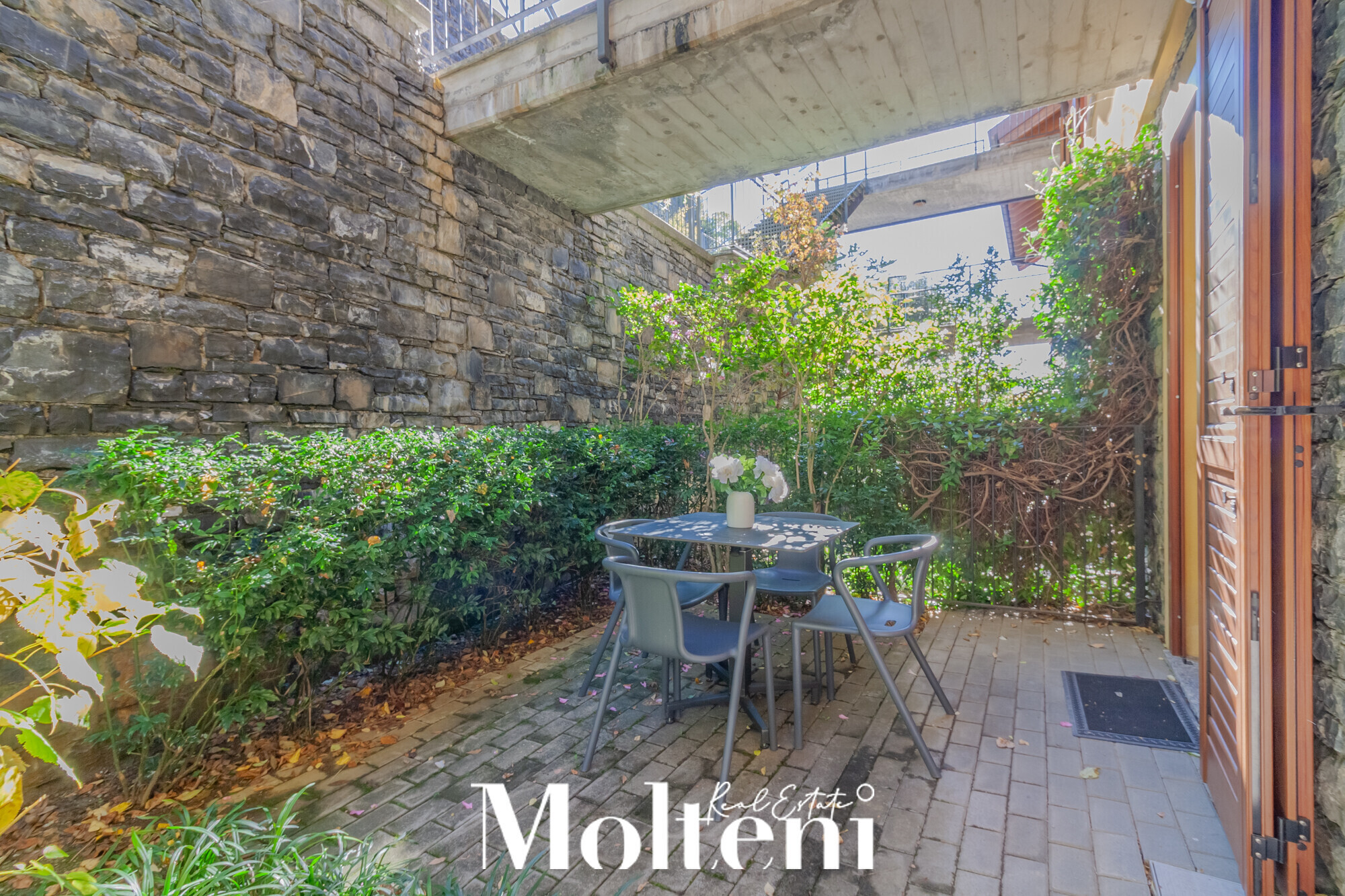 perledo-vendita-forsale-appartamento-apartament-molteniexclusive-moltenirealestate-garage-vista-lago-lake-view (15)
