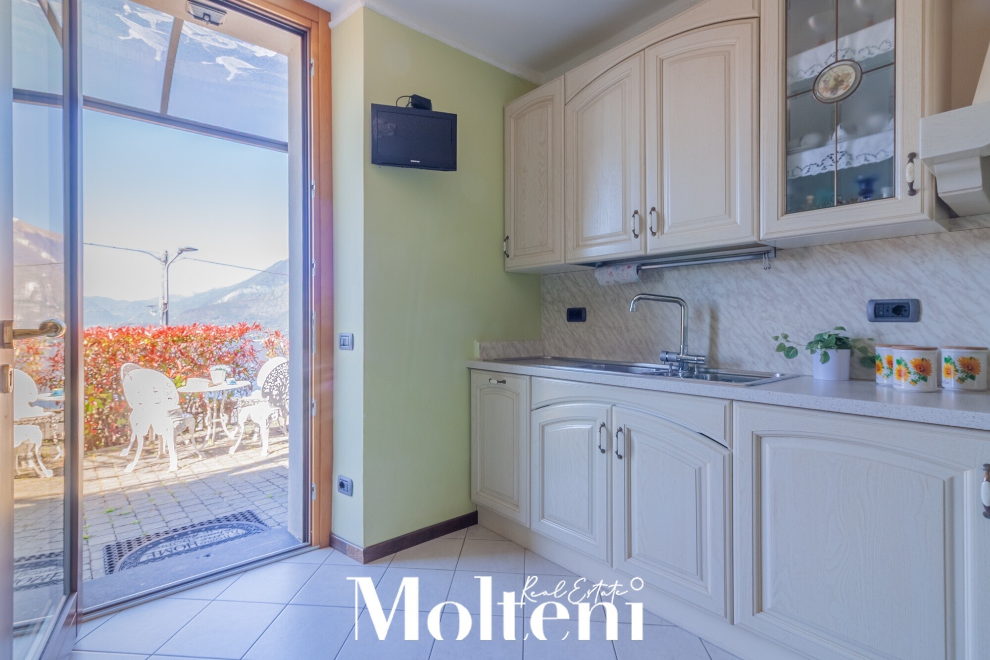 molteni_real_estate_appartamento_ apartment_vendita_forsale_perledo_vista_lago_lake_view_giardino_garden_ (8)