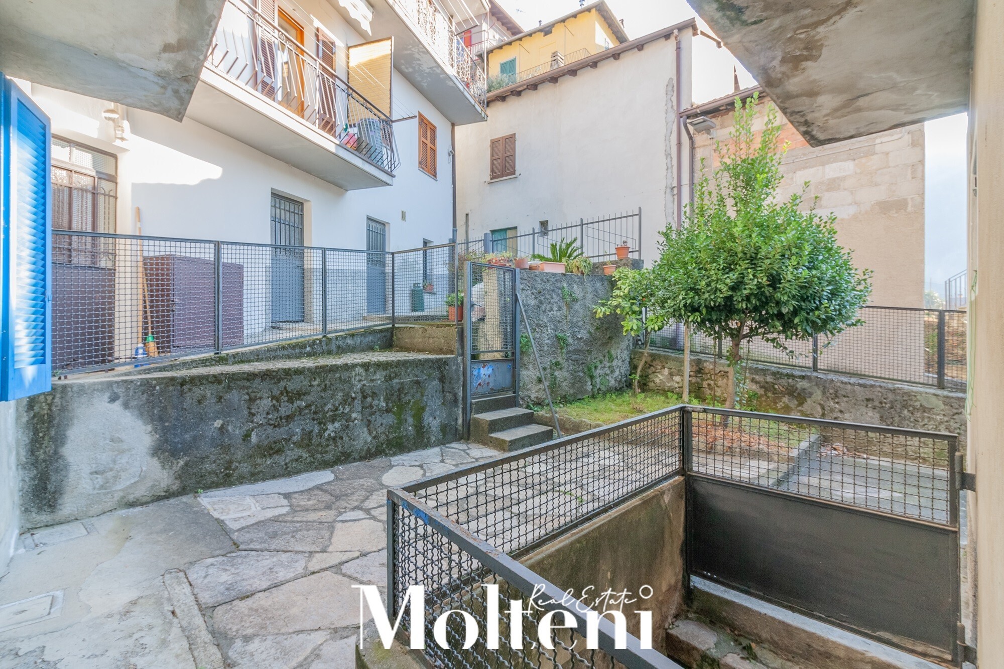 molteni_real_estate_bellano_ombriaco_vendita_forsale_casa_house_semiindipendente_semidetached_giardino_garden_balcone_balcony_cortile_courtyard (33)