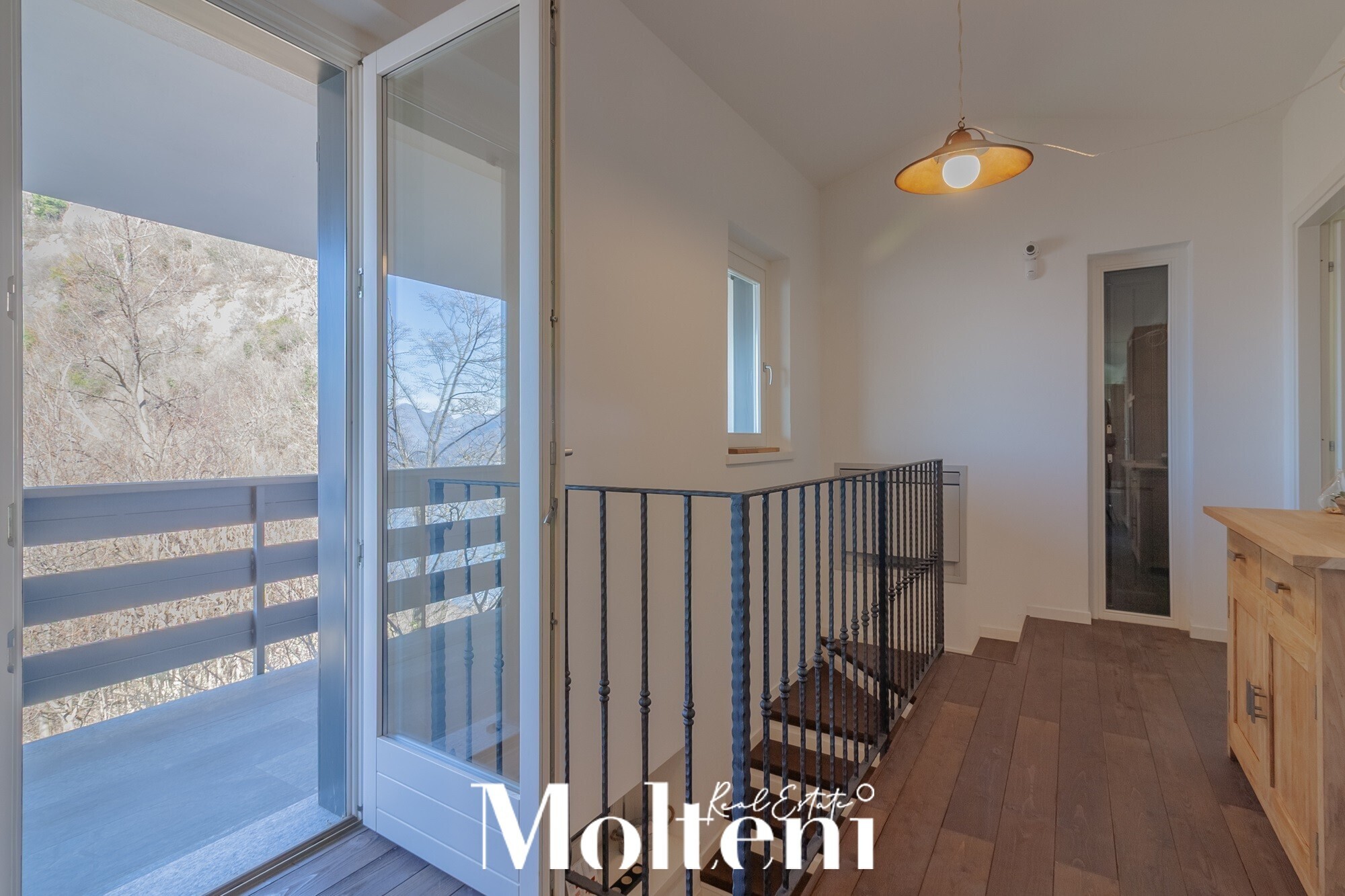molteni_real_estate_casa_house_vendita_forsale_perledo_vista_lago_lake_view_giardino_garden_garage(21)