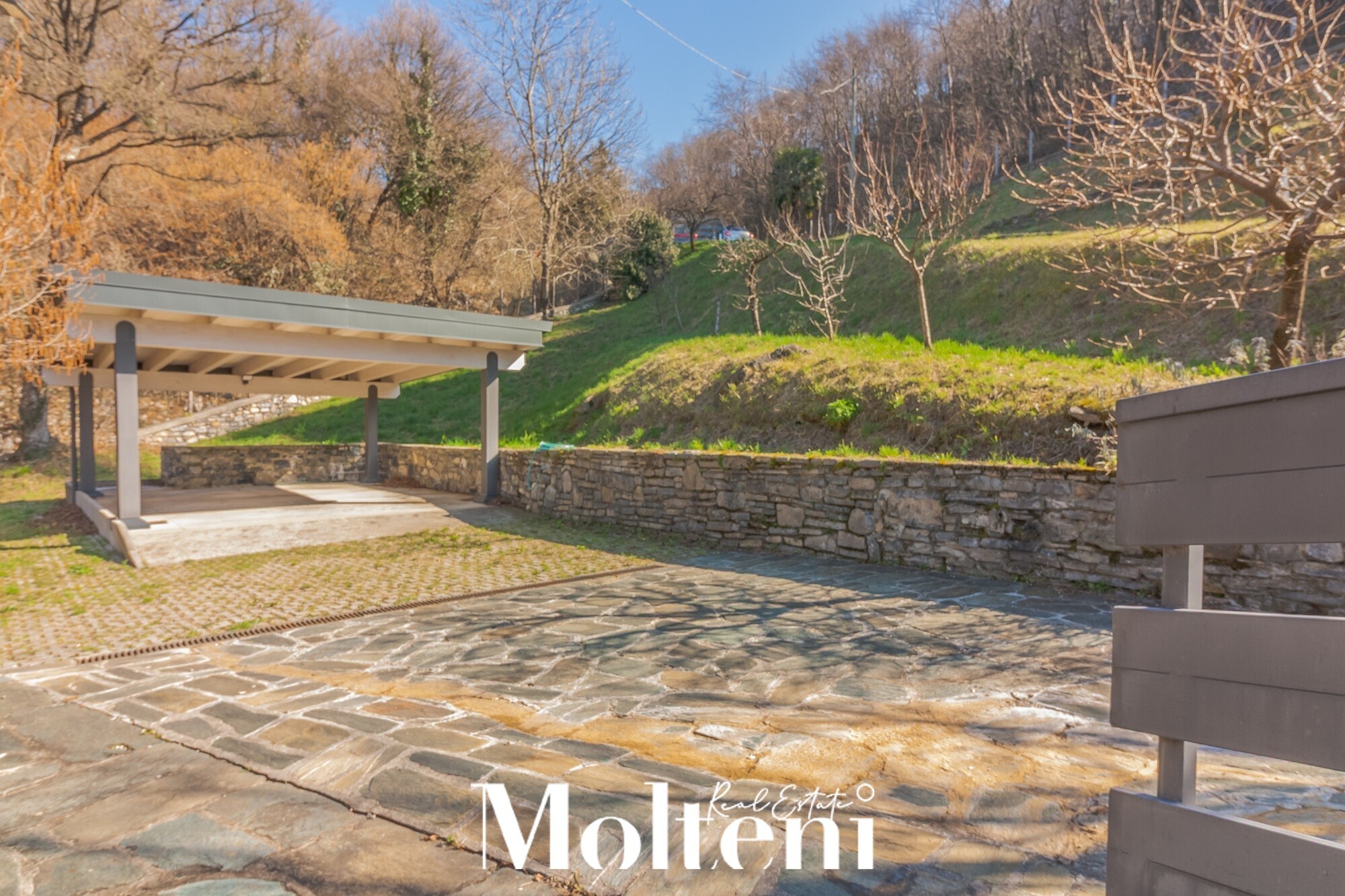 molteni_real_estate_casa_house_vendita_forsale_perledo_vista_lago_lake_view_giardino_garden_garage(33)