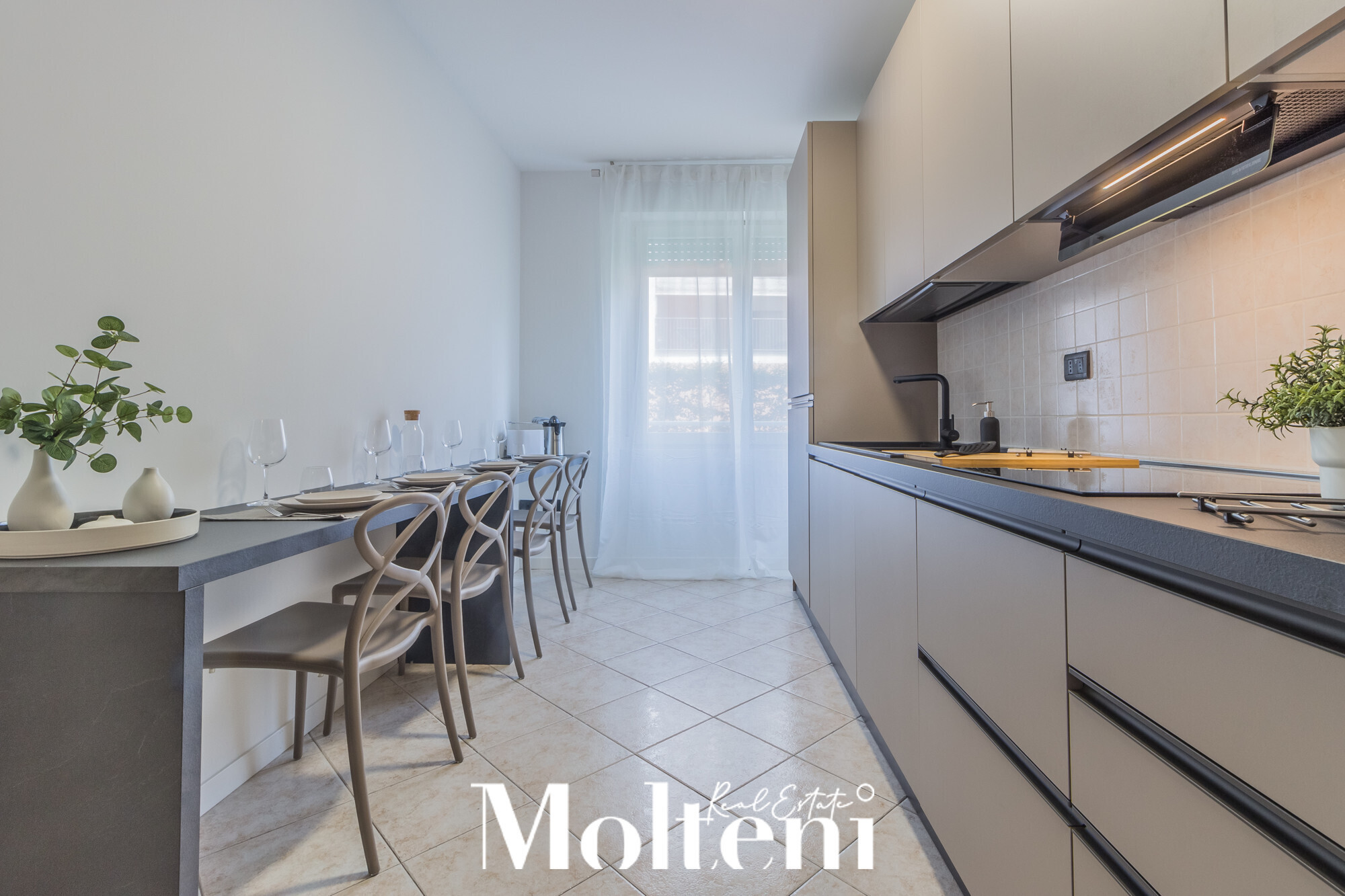 moltenirealestate_lecco_forrent_affitto_camera_room (54)