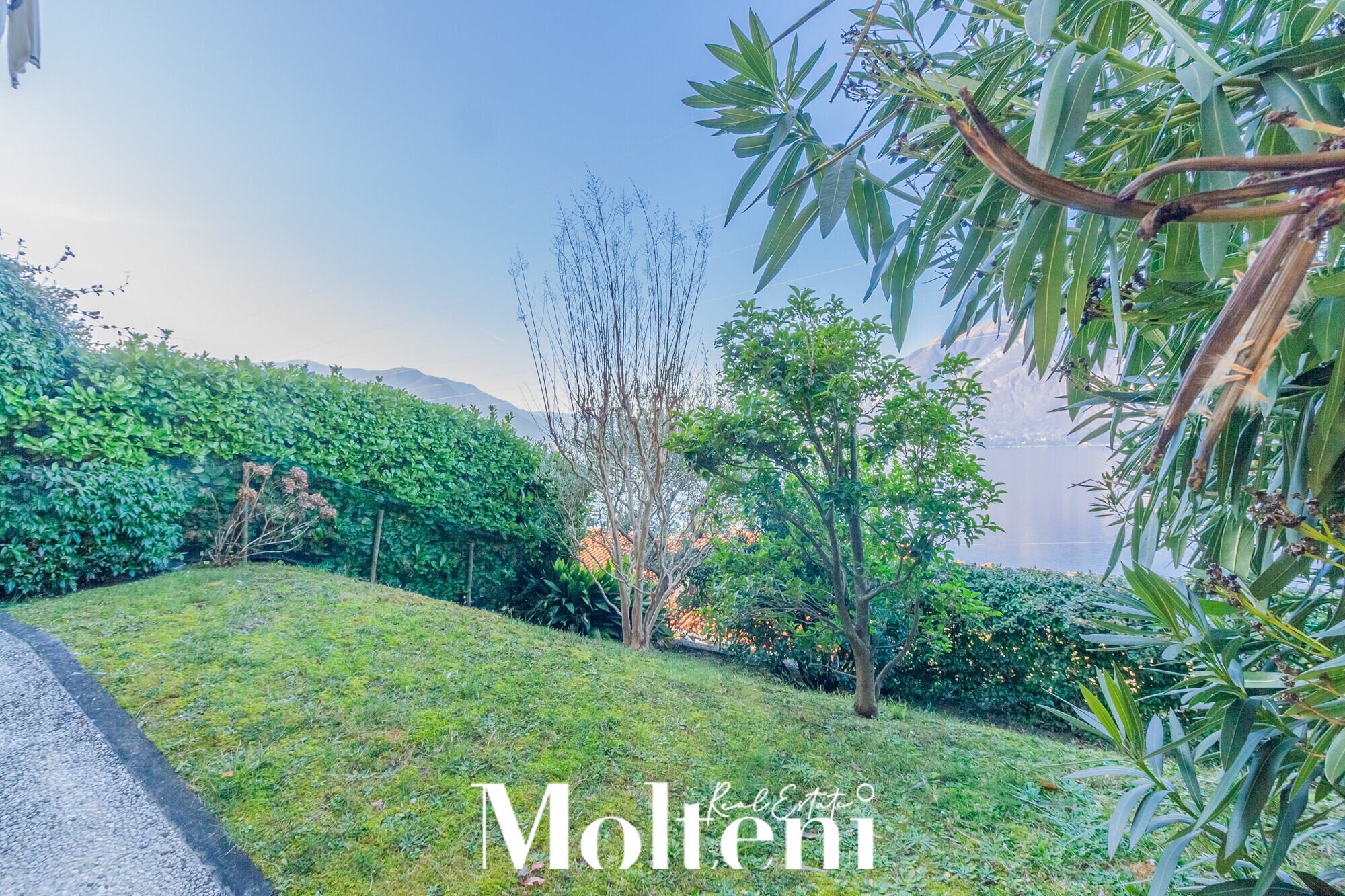 molteni-real-estate-varenna-appartamento-apartment-vendesi-for-sale-garden-giardino-vista-lago (3)