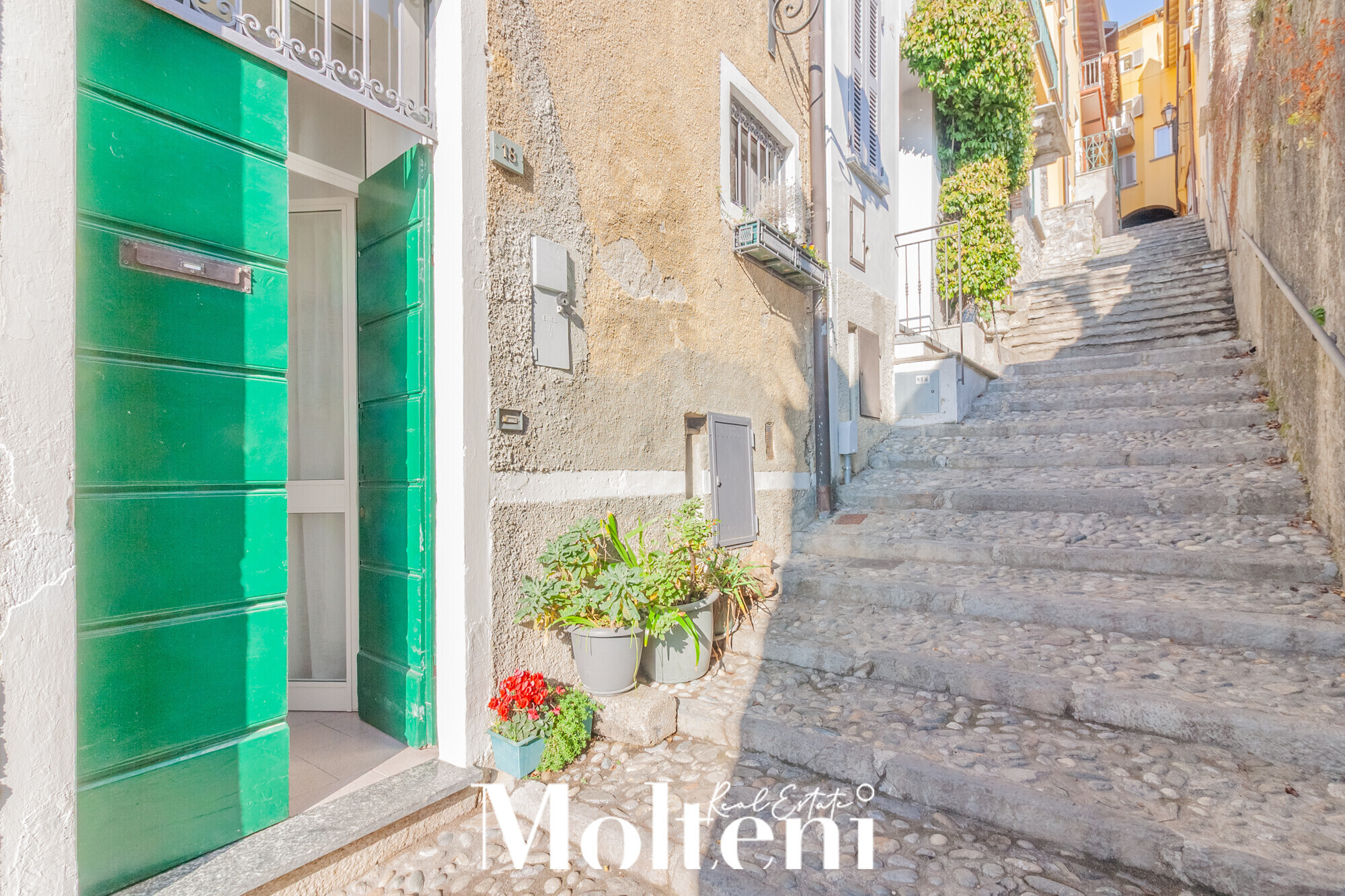 molteni-real-estate-varenna-casa-house-vendesi-for-sale-terrazzo-terrace-vista-lago (21)