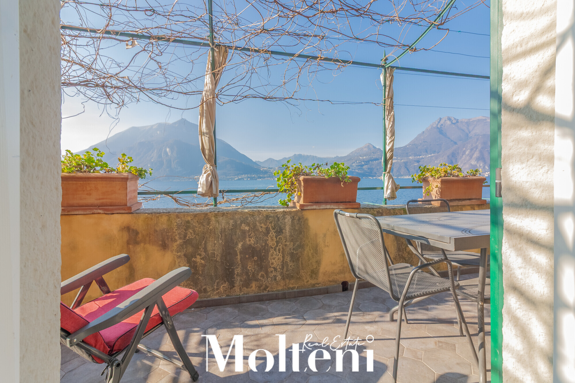 molteni-real-estate-varenna-casa-house-vendesi-for-sale-terrazzo-terrace-vista-lago (2)