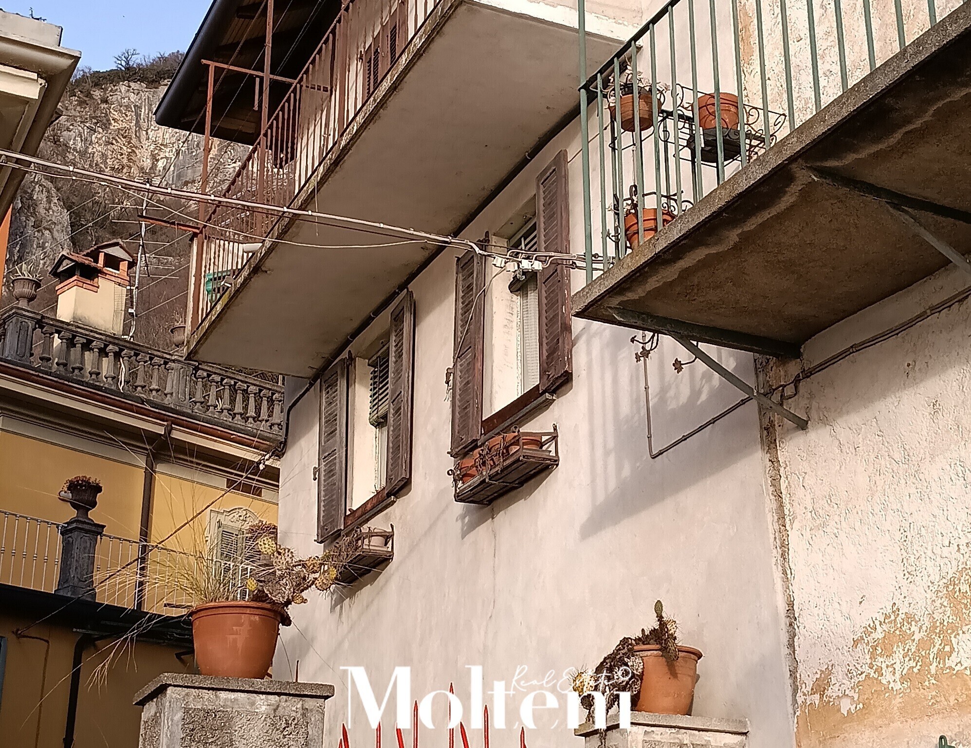 molteni-real-estate-varenna-fiumelatte-casa-house-vendesi-for-sale-balcone-balcony-vista-lago (2)