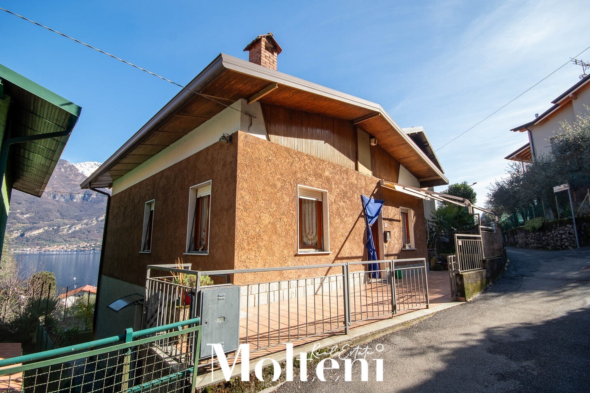 molteni-real-estate-oliveto-lario-vassena-casa-house-vendesi-for-sale-terrazzo-terrace-garden-giardino-vista-lago (48)