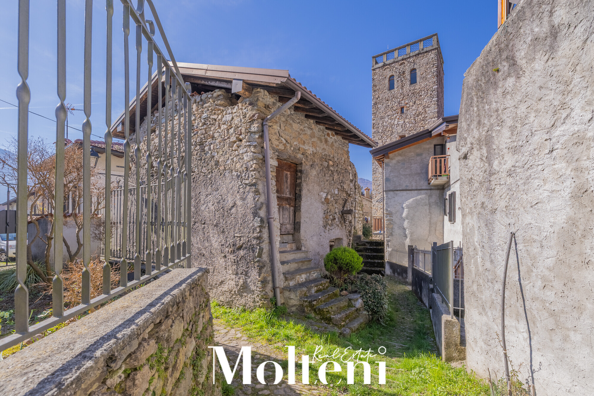 moltenirealestate_casa_house_mandellodellario_forsale_vendita_garden_giardino_terrace_terrazzo (30)