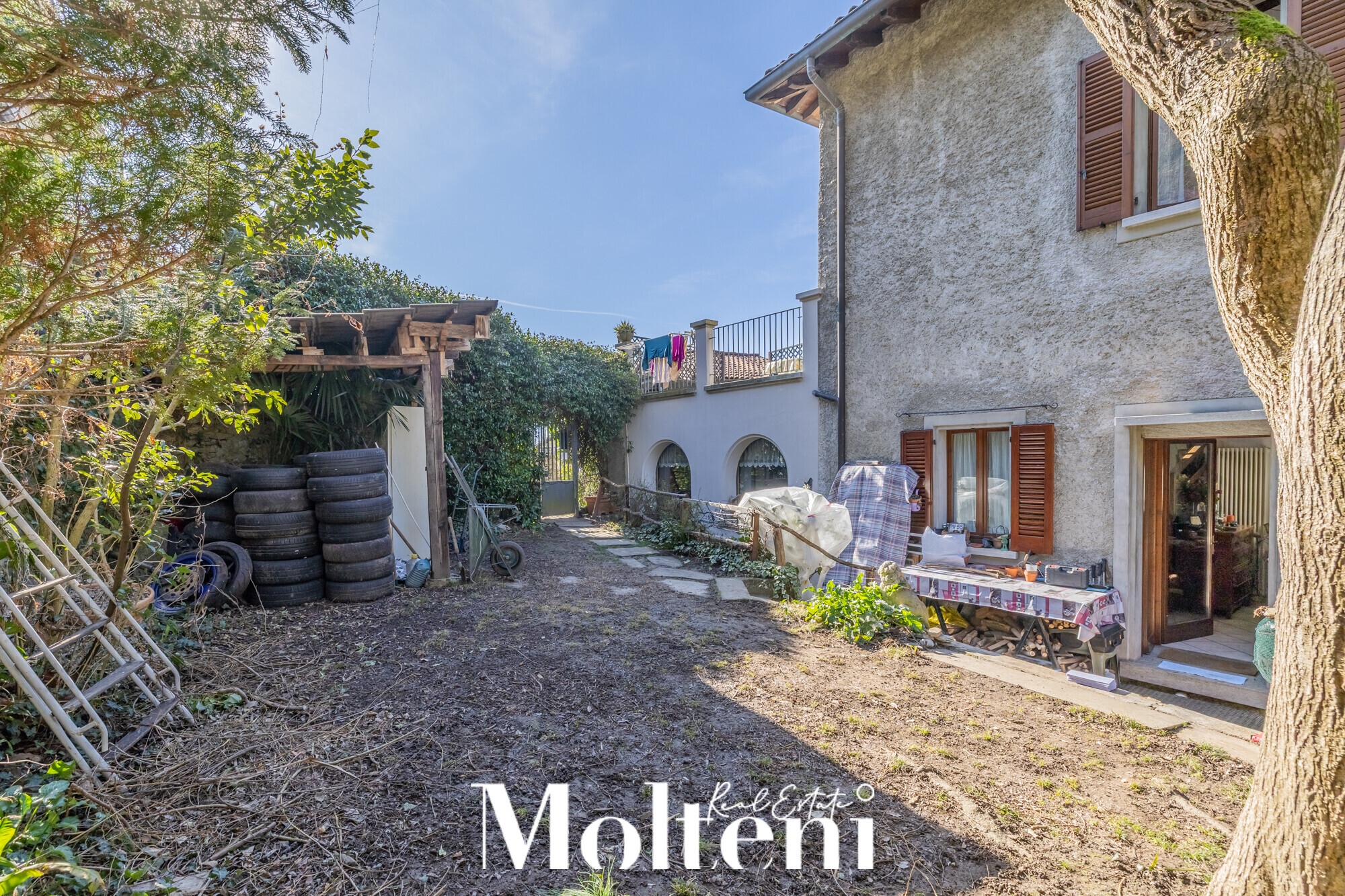 moltenirealestate_casa_house_mandellodellario_forsale_vendita_garden_giardino_terrace_terrazzo (7)