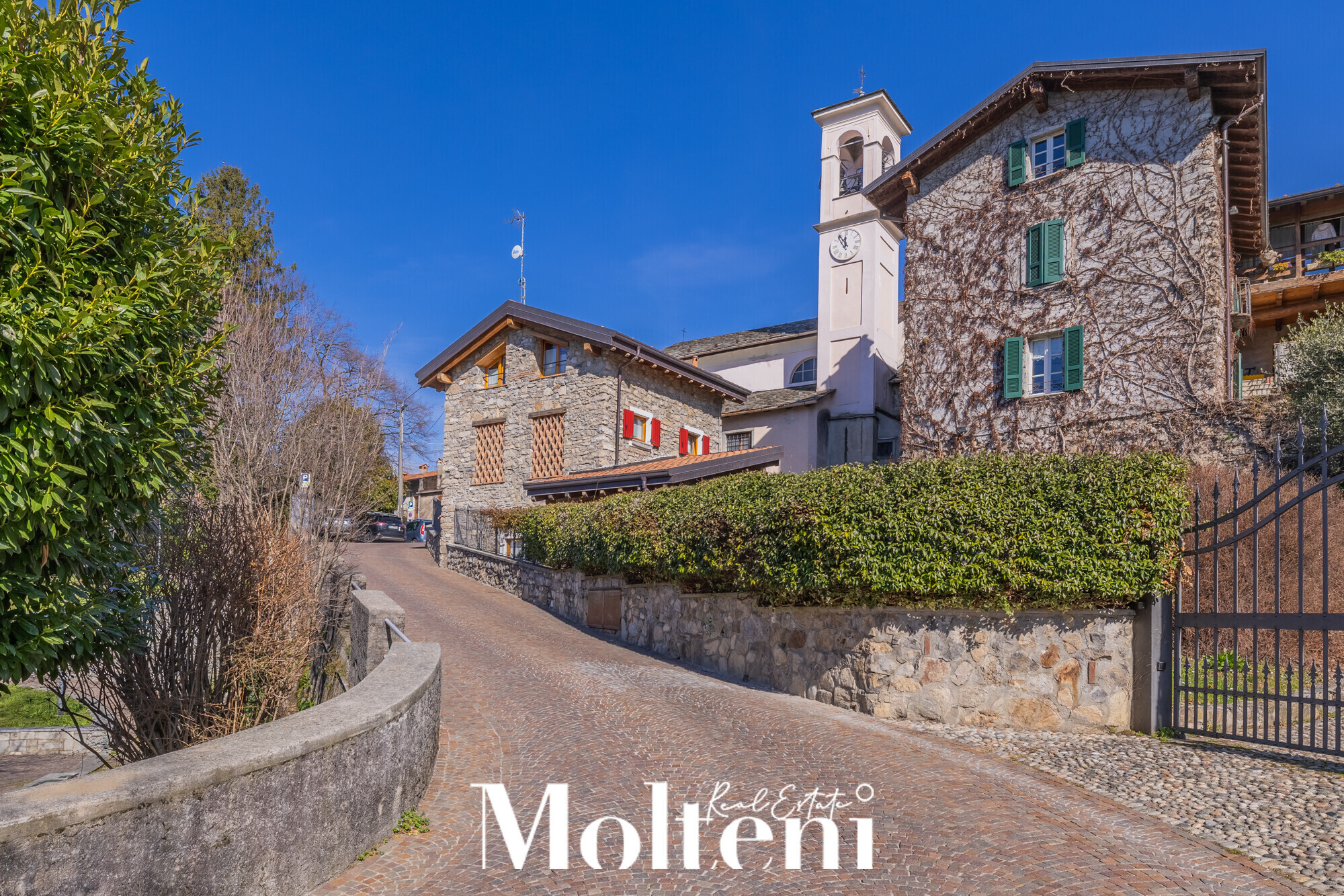 moltenirealestate_casa_house_mandellodellario_forsale_vendita_garden_giardino_terrace_terrazzo (32)
