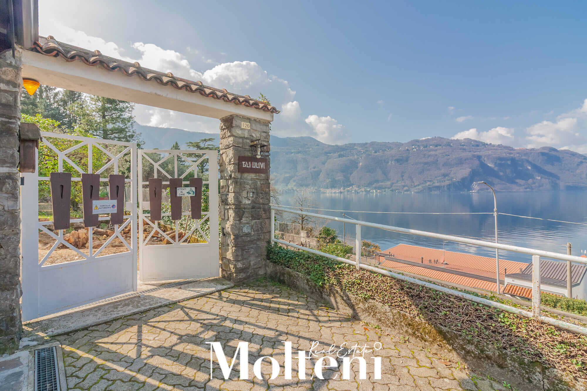 molteni_real_estate_mandello-del-lario-olcio- vendita_forsale_villa_independent-house_giardino-garden-vista-lago-lake-view (54)