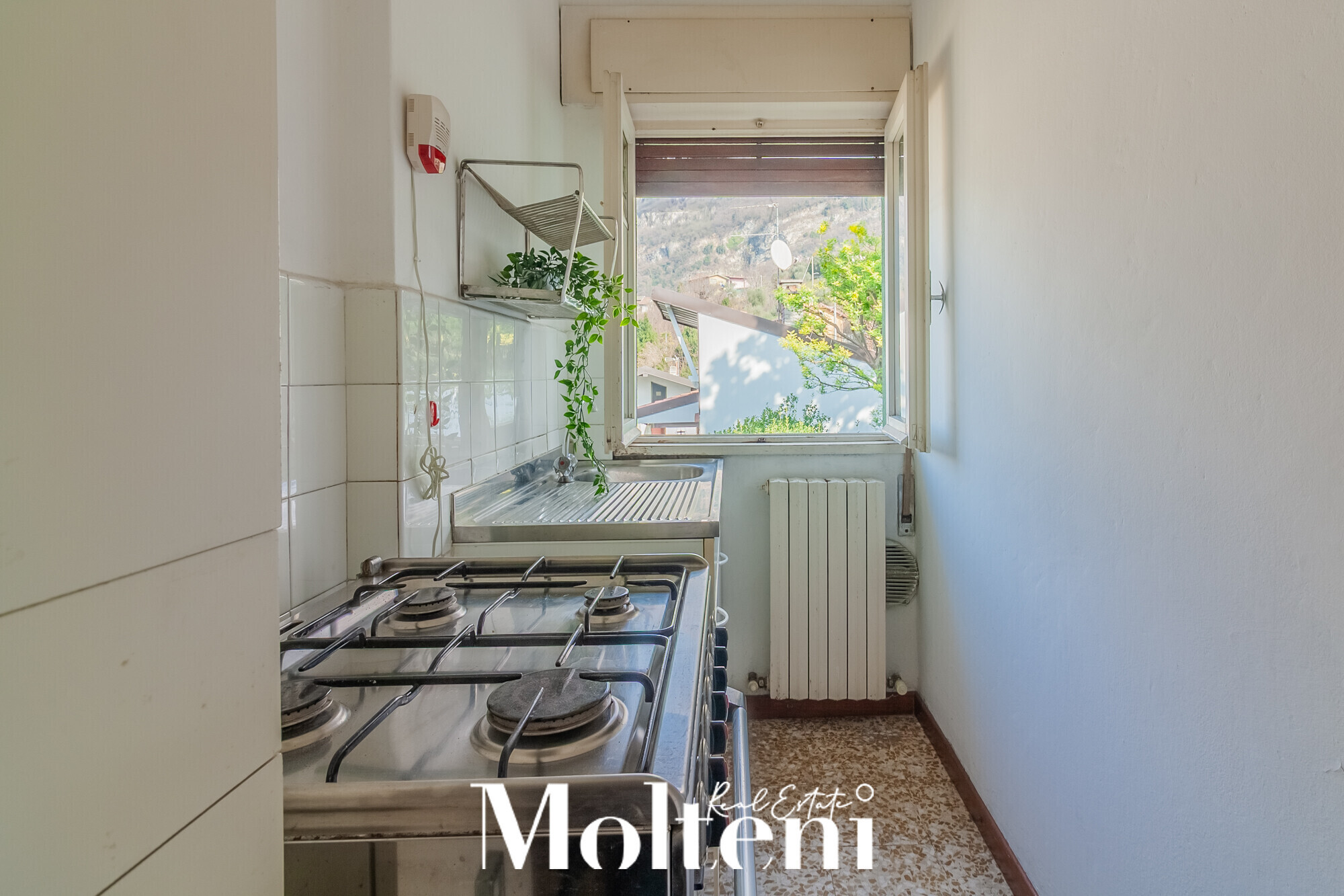 molteni_real_estate_mandello-del-lario-olcio- vendita_forsale_villa_independent-house_giardino-garden-vista-lago-lake-view (38)
