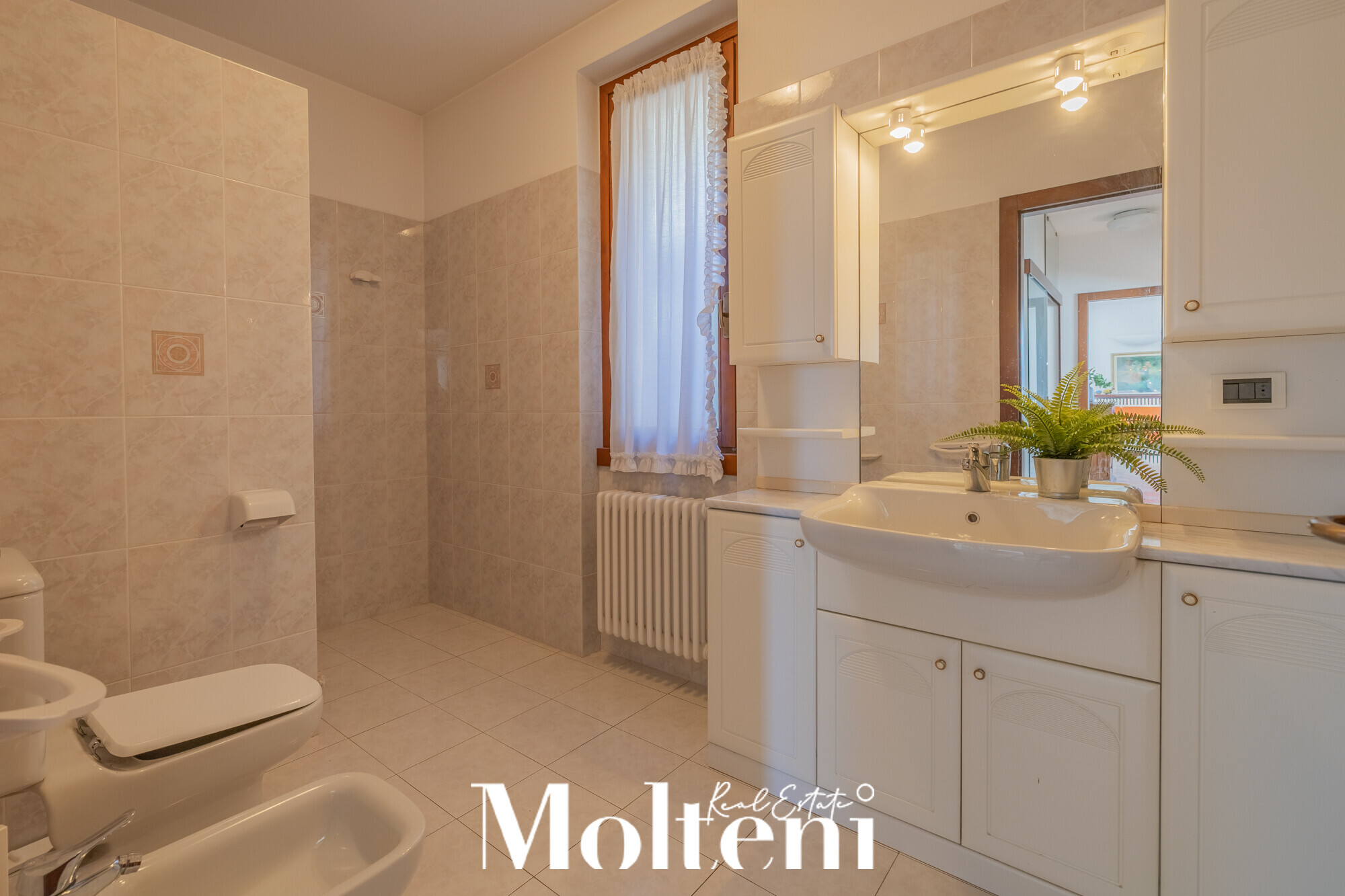 molteni_real_estate_varenna_ vendita_forsale_villa_independent-house_giardino-garden-terrazzo_terrace_vista-lago-lake-view_garage (25)