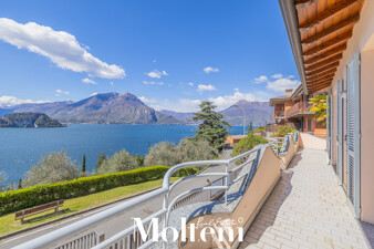 molteni_real_estate_varenna_ vendita_forsale_villa_independent-house_giardino-garden-terrazzo_terrace_vista-lago-lake-view_garage (3)