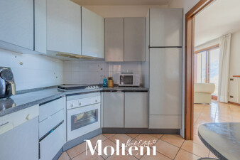 molteni_real_estate_varenna_ vendita_forsale_villa_independent-house_giardino-garden-terrazzo_terrace_vista-lago-lake-view_garage (13)