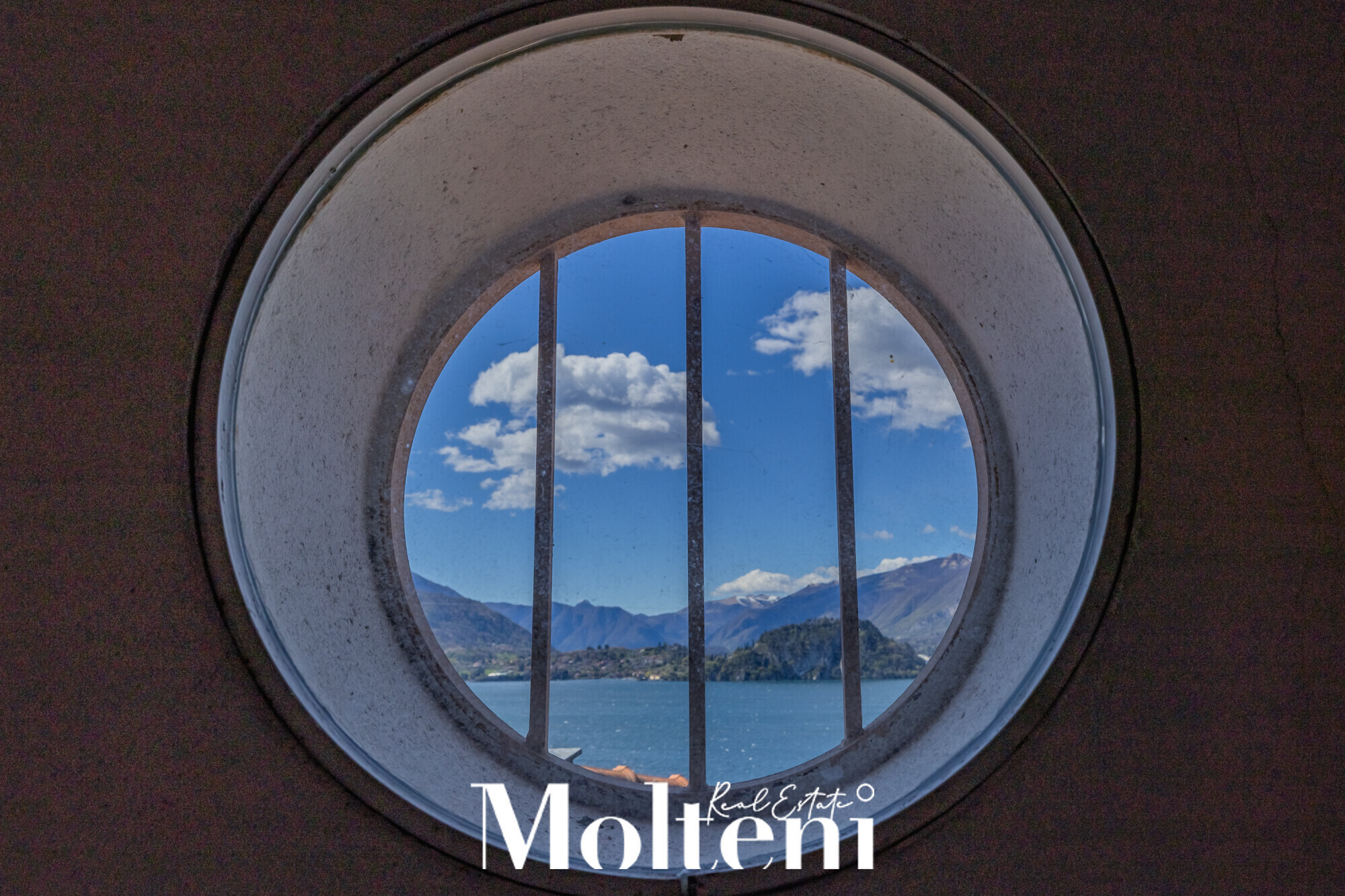 molteni_real_estate_varenna_ vendita_forsale_villa_independent-house_giardino-garden-terrazzo_terrace_vista-lago-lake-view_garage (39)