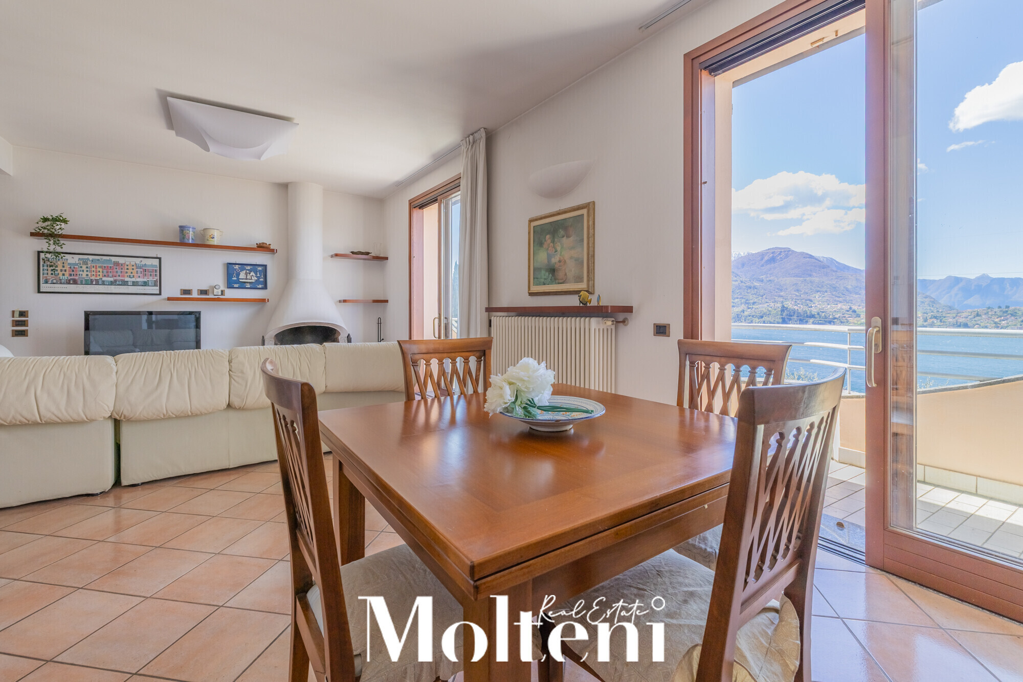 molteni_real_estate_varenna_ vendita_forsale_villa_independent-house_giardino-garden-terrazzo_terrace_vista-lago-lake-view_garage (10)