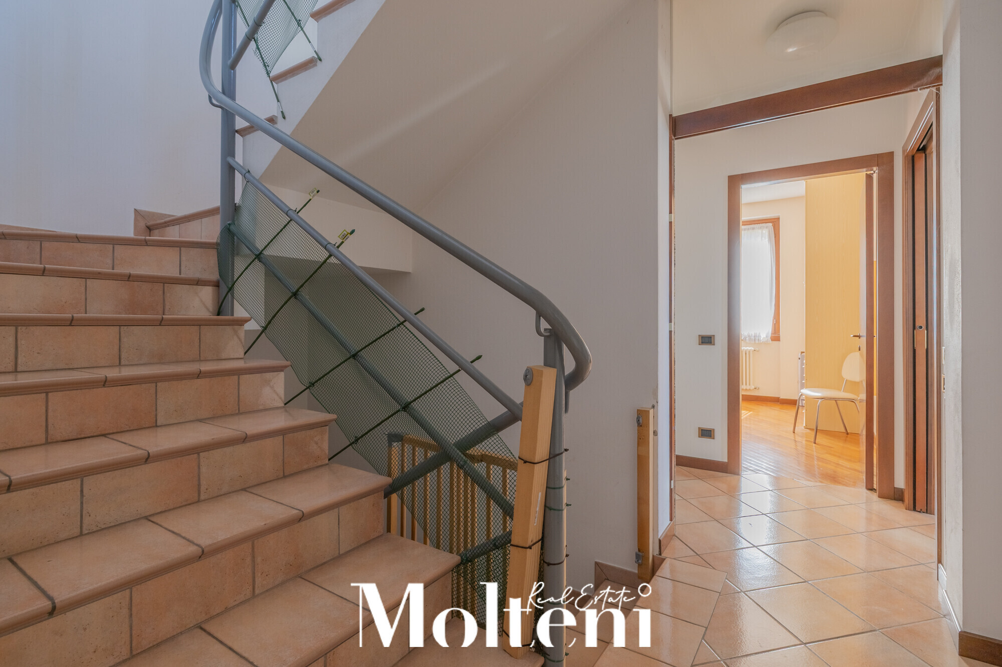 molteni_real_estate_varenna_ vendita_forsale_villa_independent-house_giardino-garden-terrazzo_terrace_vista-lago-lake-view_garage (28)