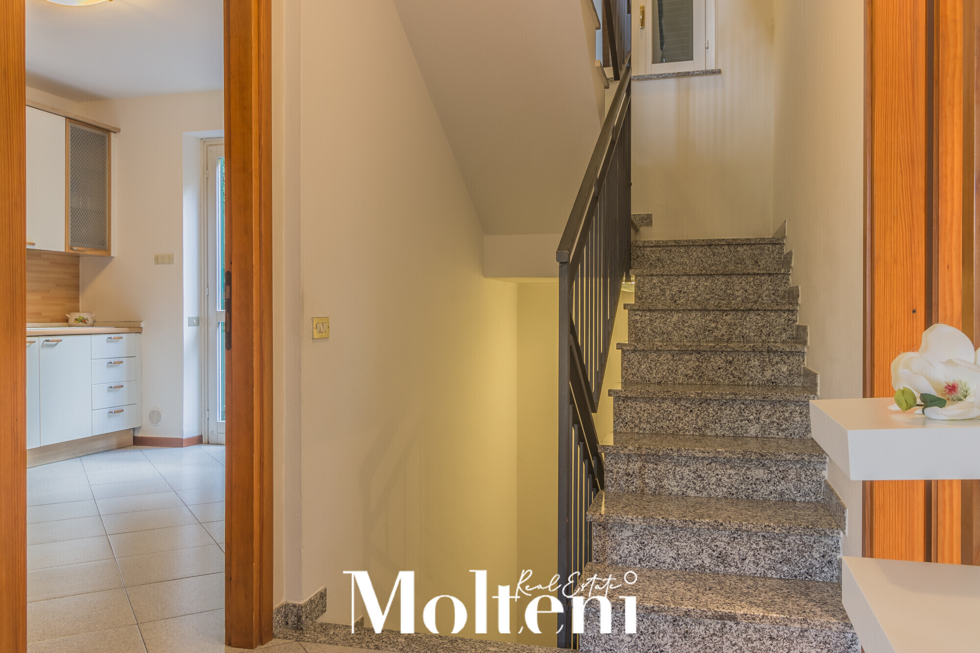 molteni_real_estate_Bellano_vendita_forsale_villetta_garage_vistalago_giardino_terrazzo (8)
