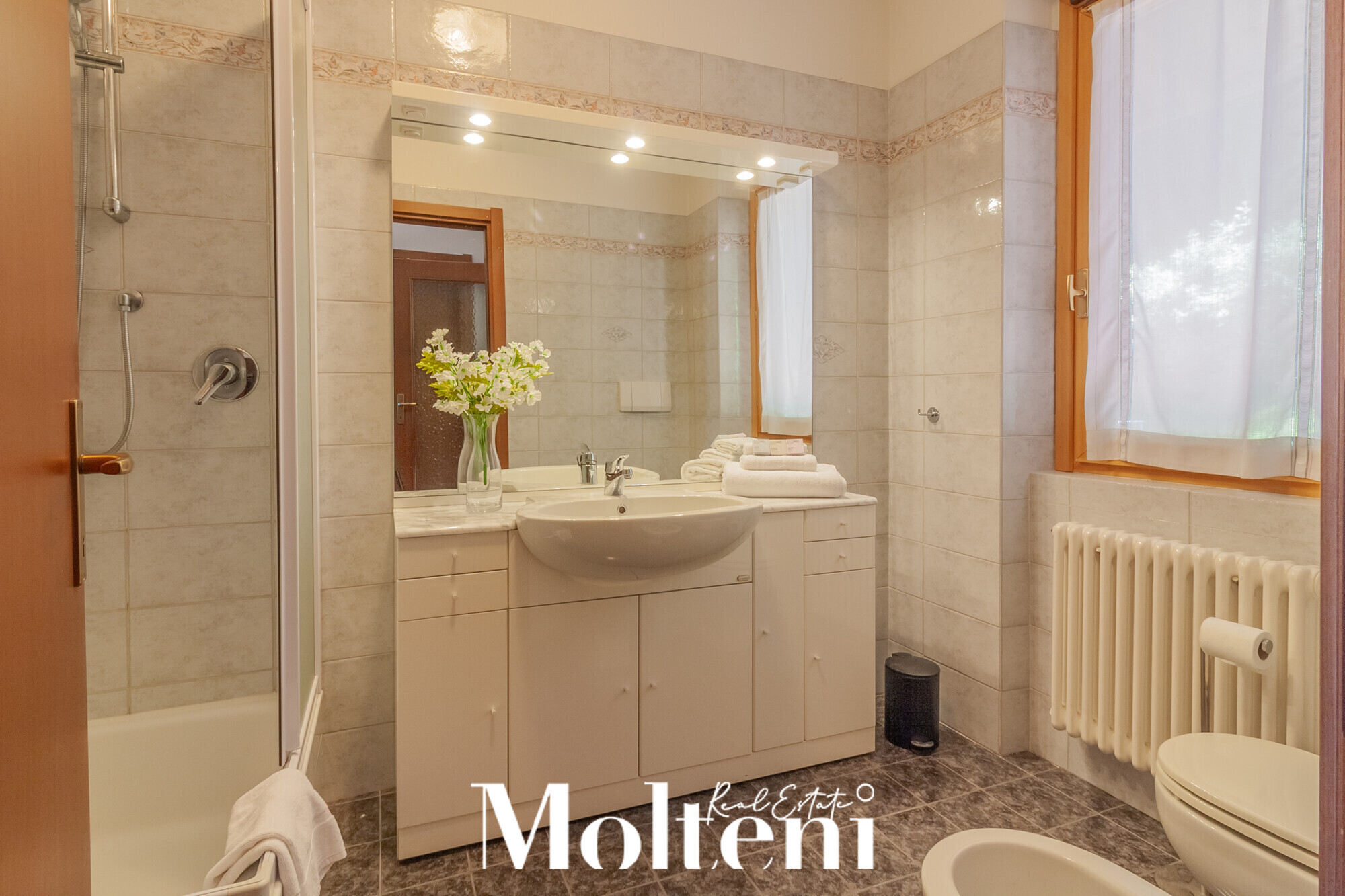 molteni_real_estate_bellano_vendita_forsale_appartamento_apartment_vista lago_lake view_balcone_balcony_garage (21)