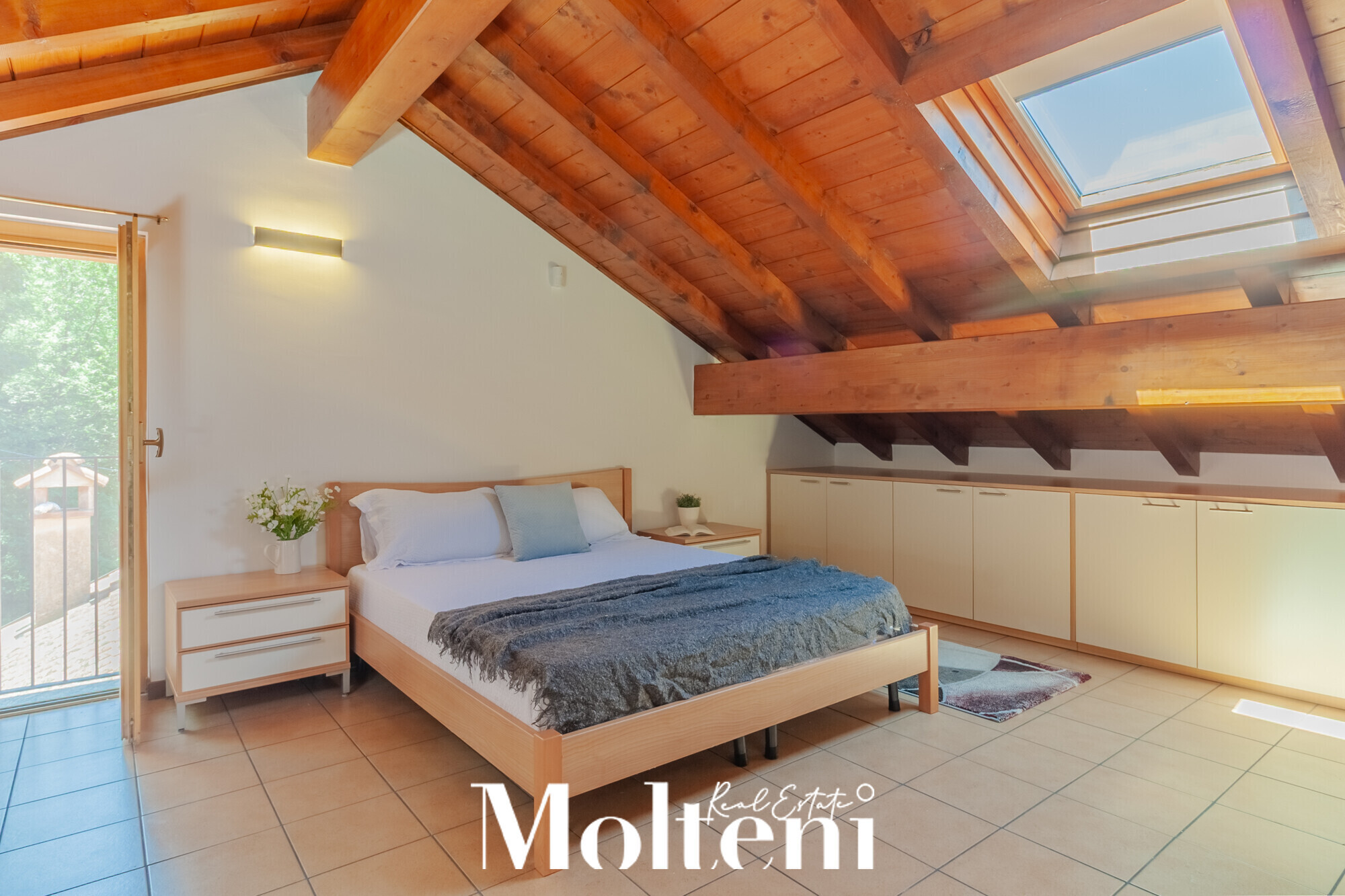 molteni_real_estate_bellano_vendita_forsale_appartamento_apartment_vista lago_lake view_balcone_balcony_garage (16)