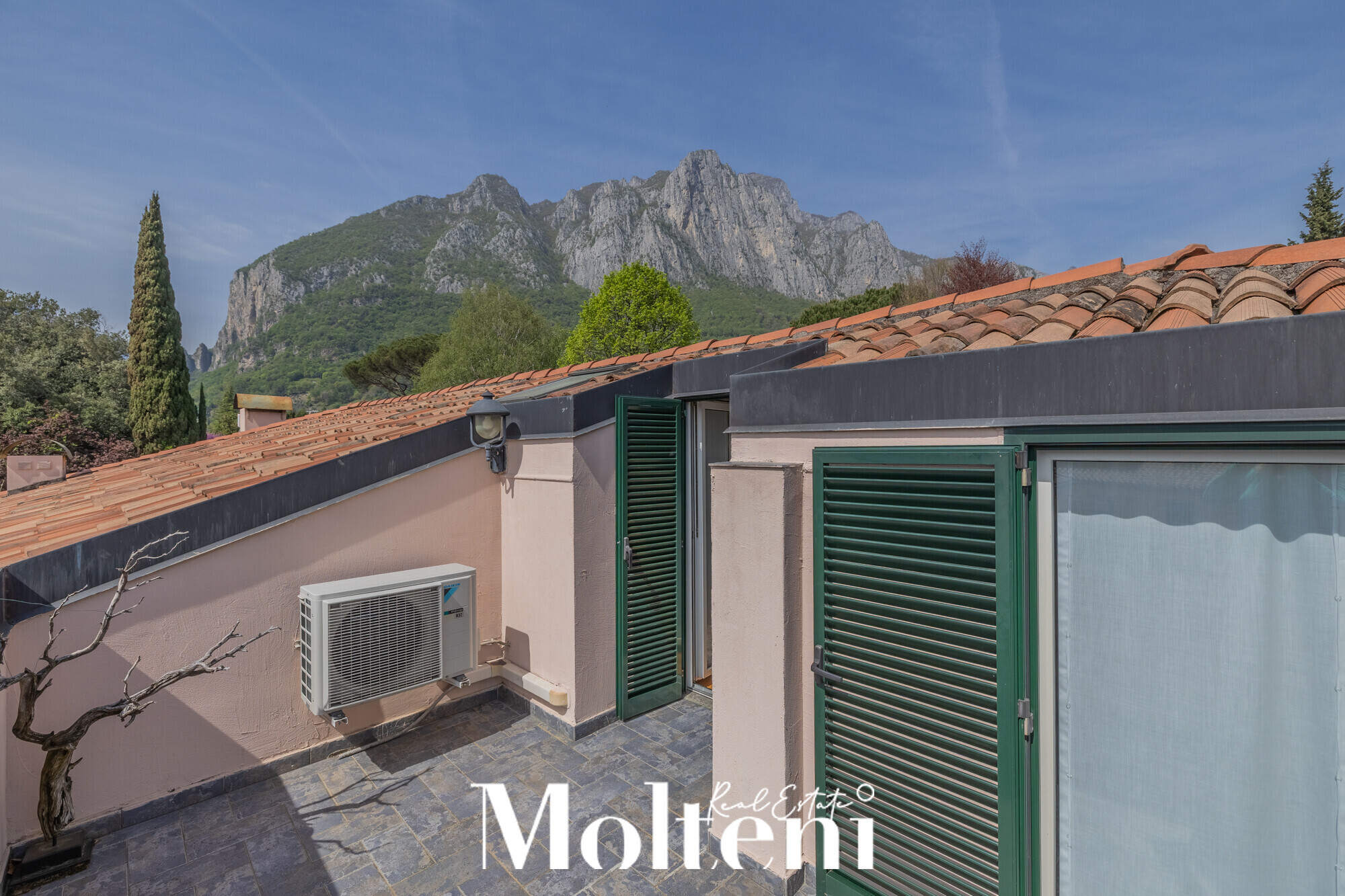 moltenirealestate_lecco_appartamento_apartment_forsale_vendita_terrace_terrazzo_garage (32)
