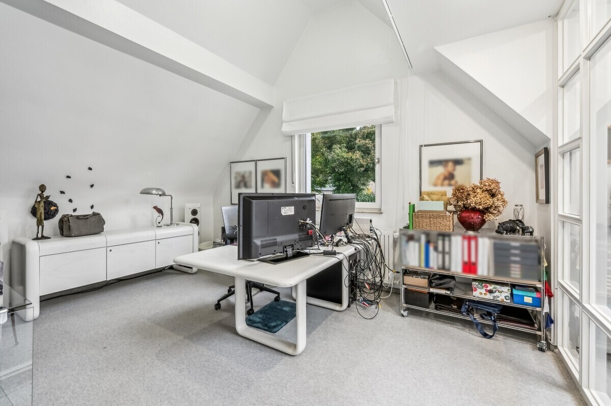 Durchgangszimmer zum Dachgeschoss