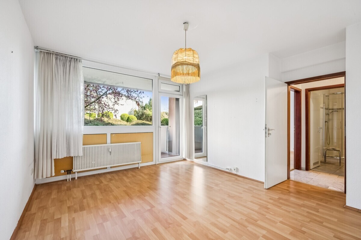 Schlaf- Kinder- oder Arbeitszimmer (2) inkl. Balkon