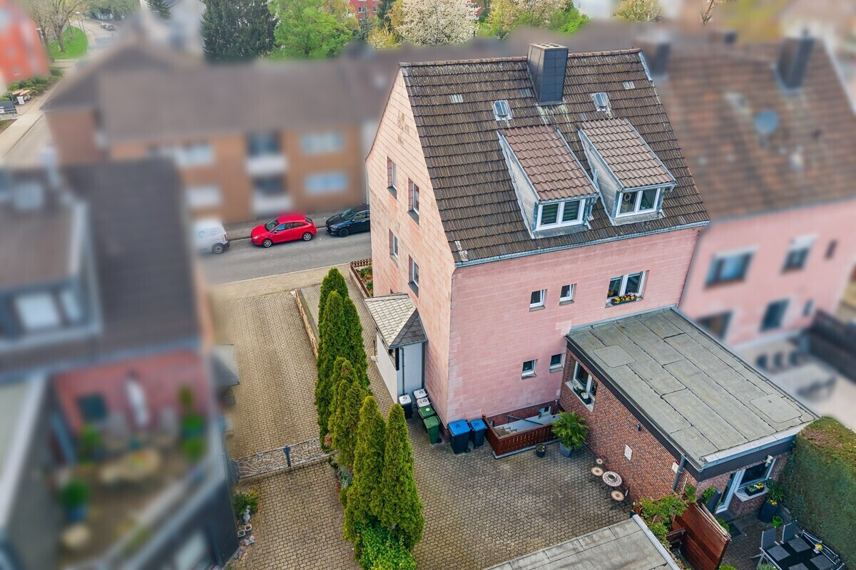 Grundstücks- und Hausansicht