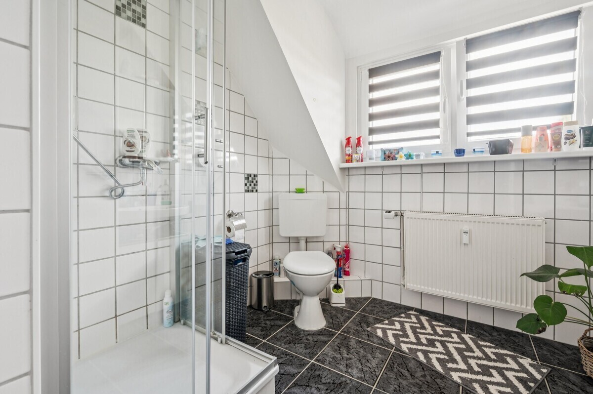 Badezimmer (Dachgeschoss)