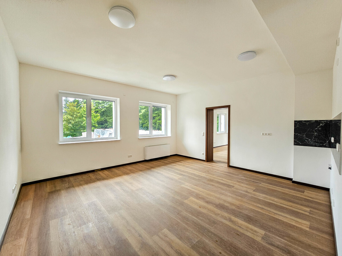 Küche mit Wohn-/Essbereich