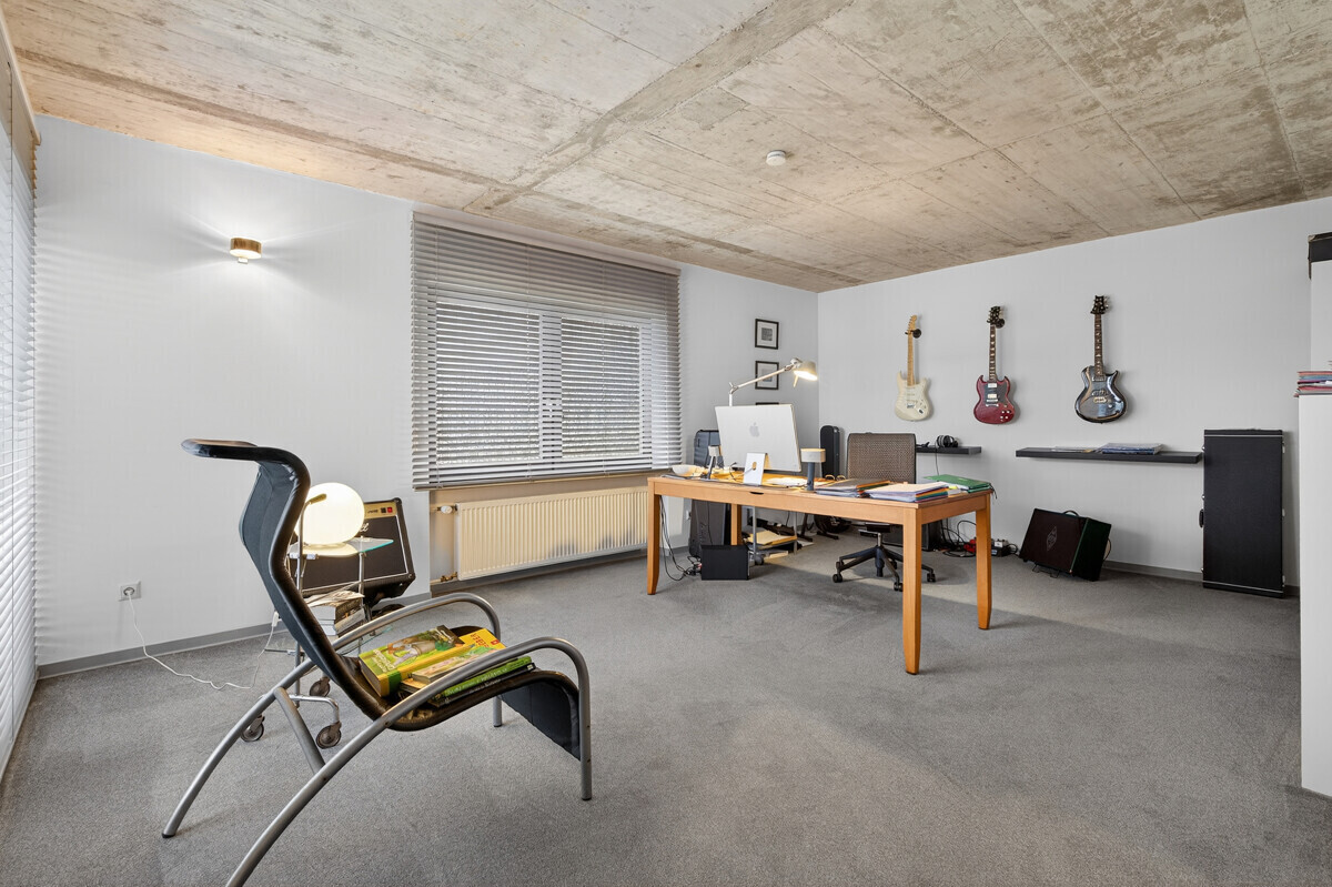 Büro EG