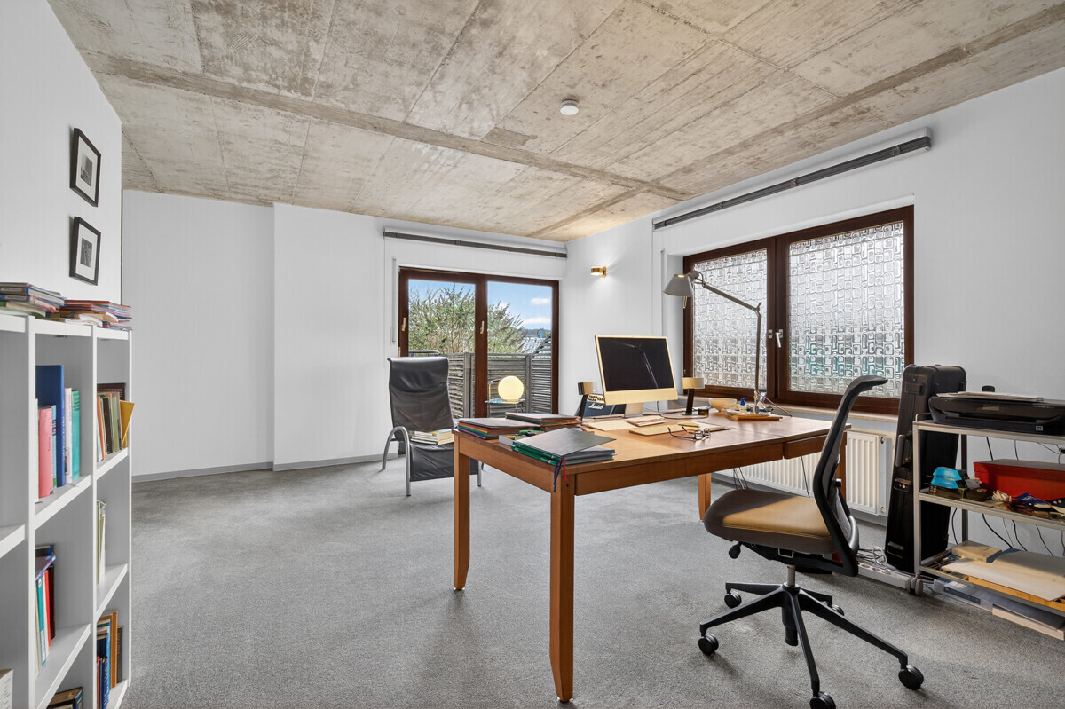 Büro EG