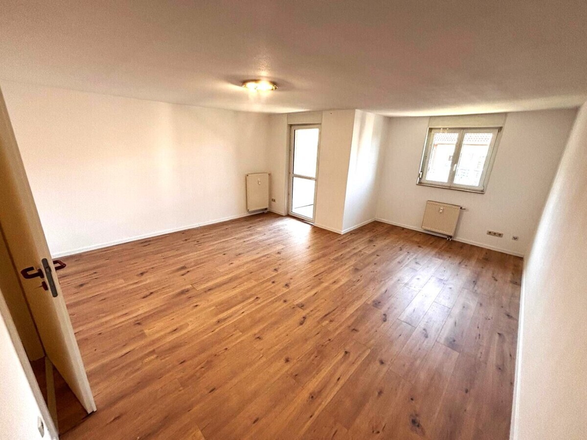 Helles Wohn- und Schlafzimmer