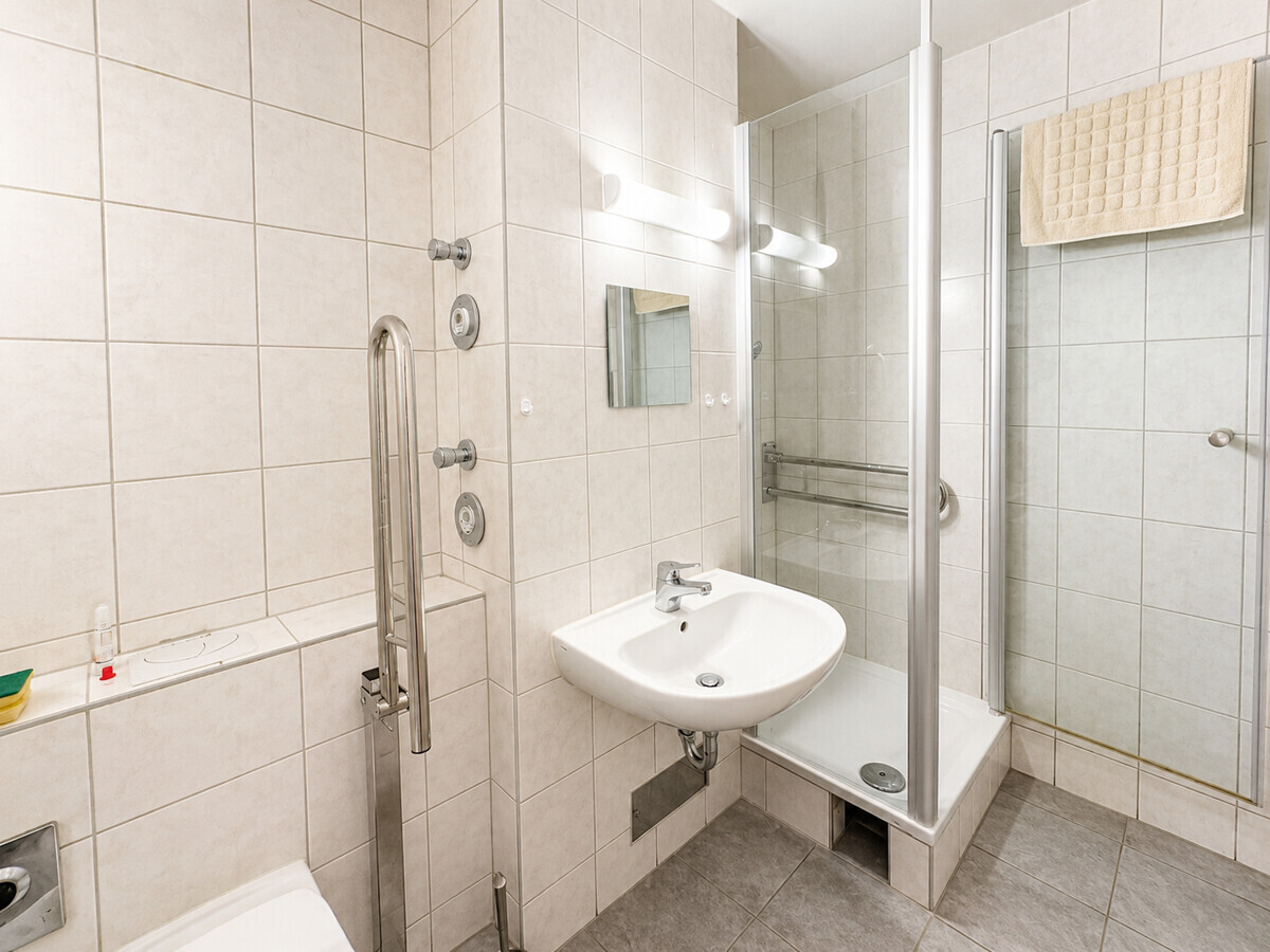 Modernes Badezimmer