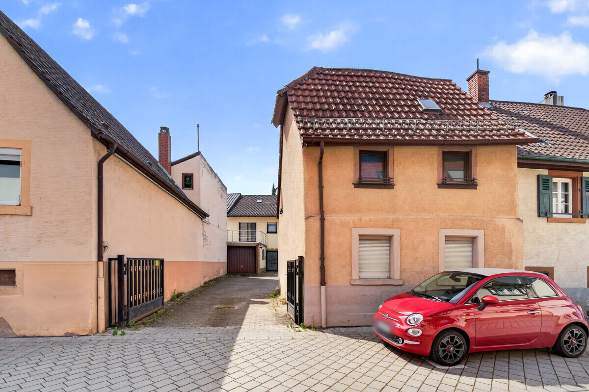 Vorderhaus von der Straße aus